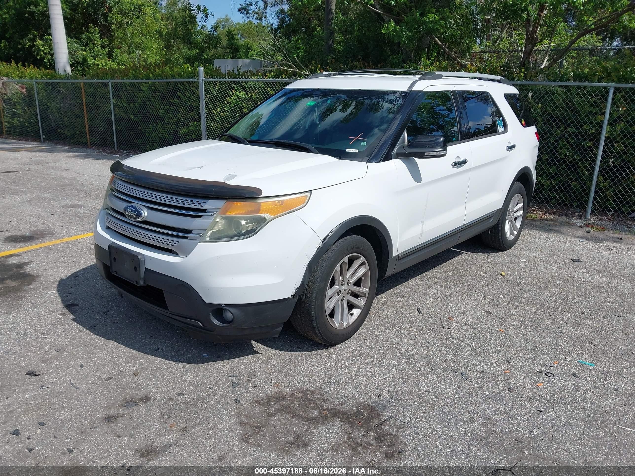 2014 Ford Explorer Xlt White vin: 1FM5K7D80EGC33198