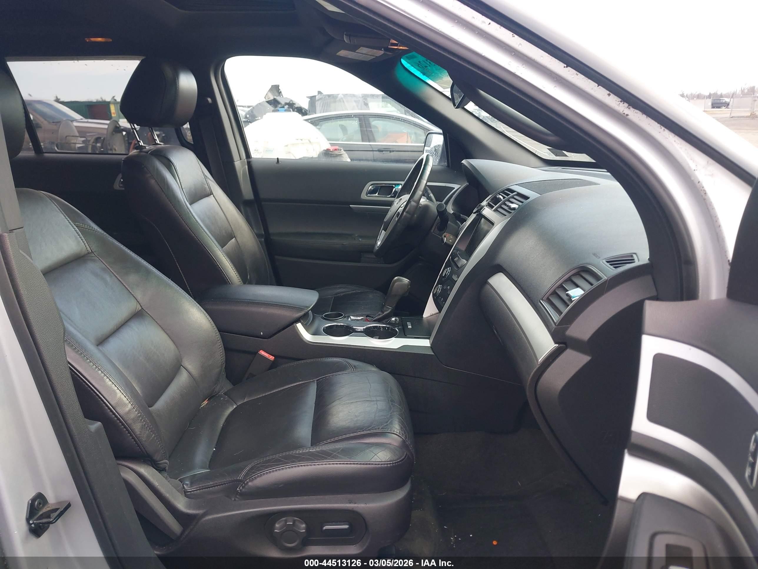 2014 Ford Explorer Xlt Серебряный vin: 1FM5K7D80EGC49451