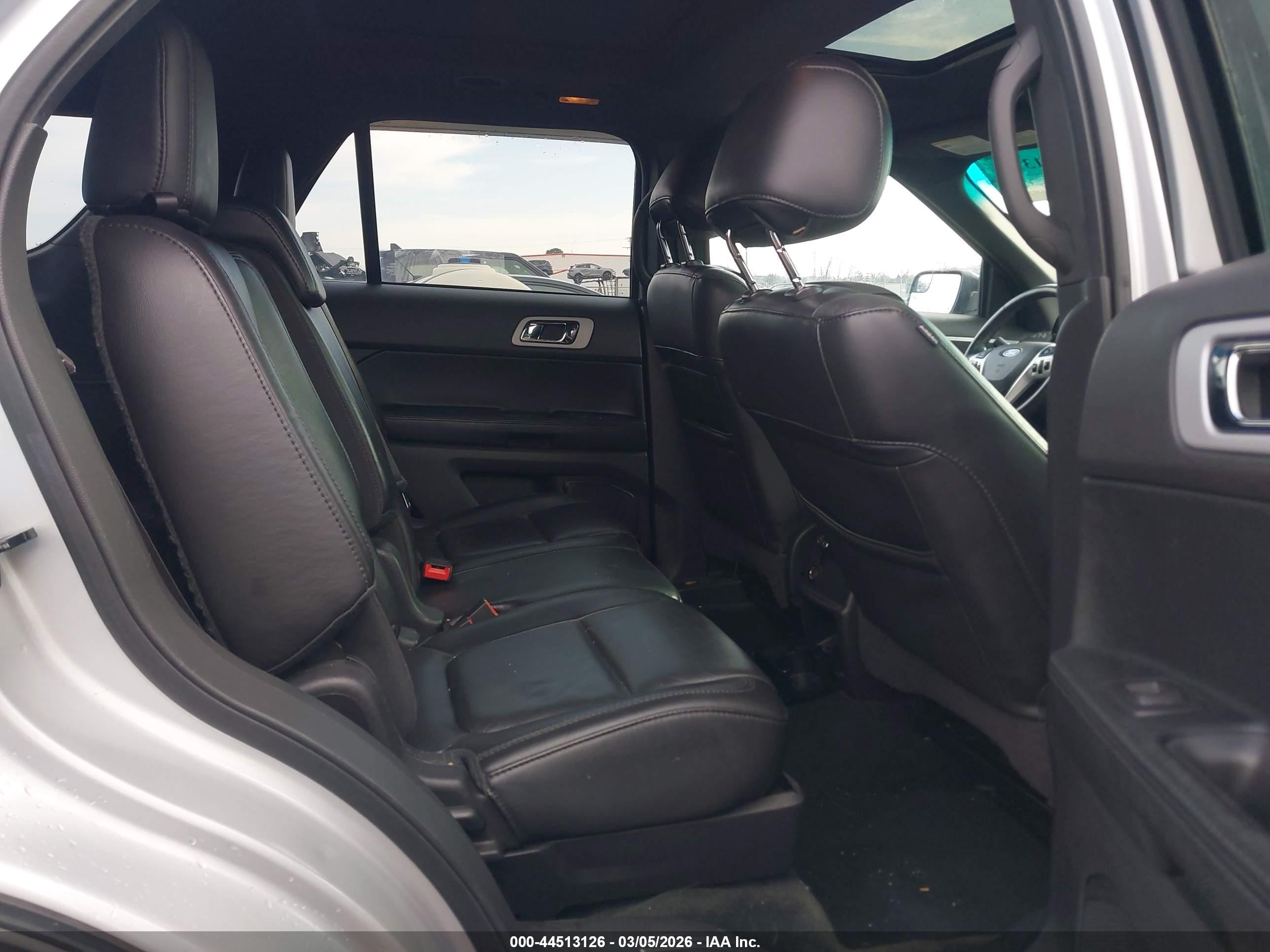 2014 Ford Explorer Xlt Серебряный vin: 1FM5K7D80EGC49451