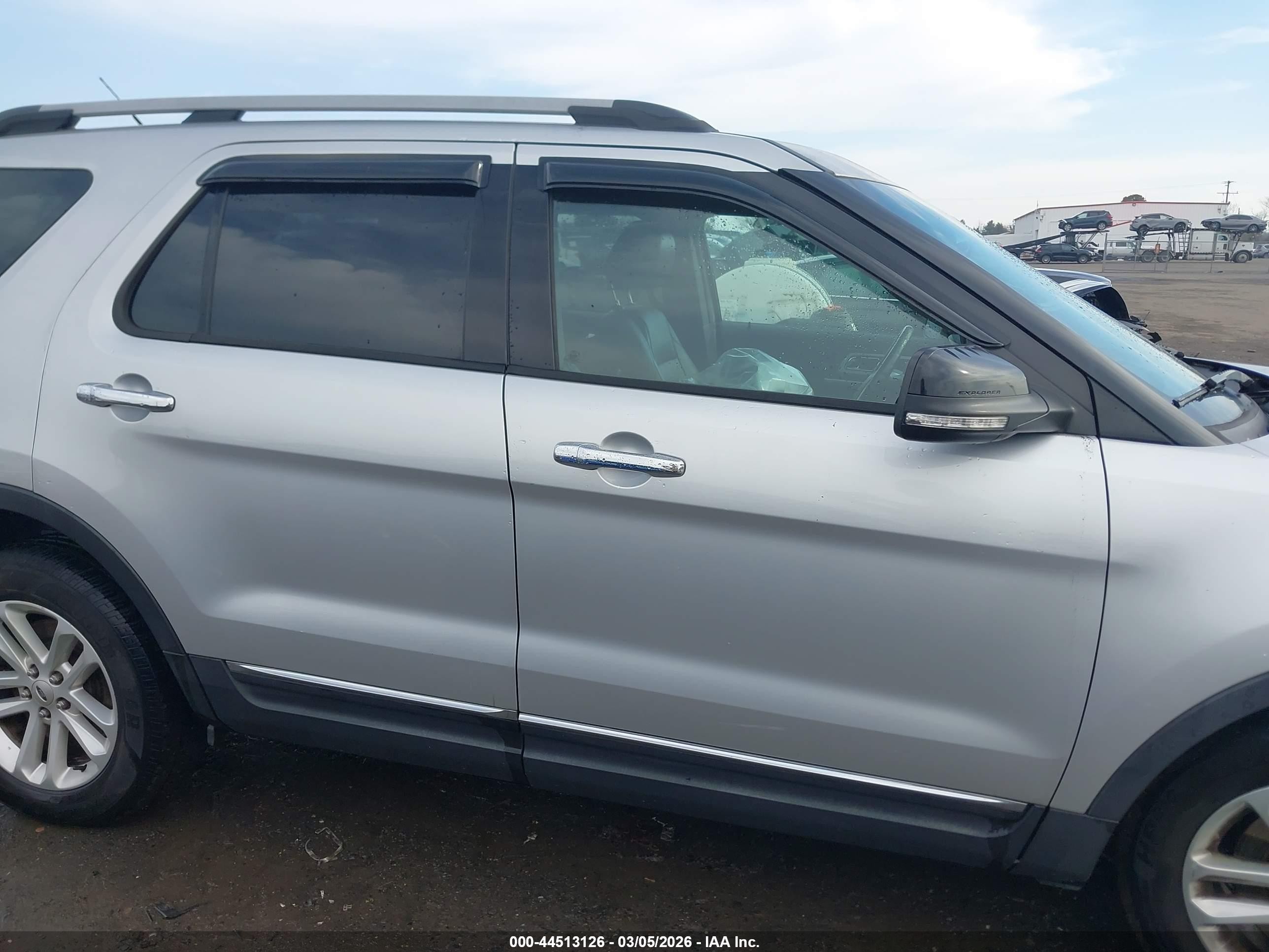 2014 Ford Explorer Xlt Серебряный vin: 1FM5K7D80EGC49451