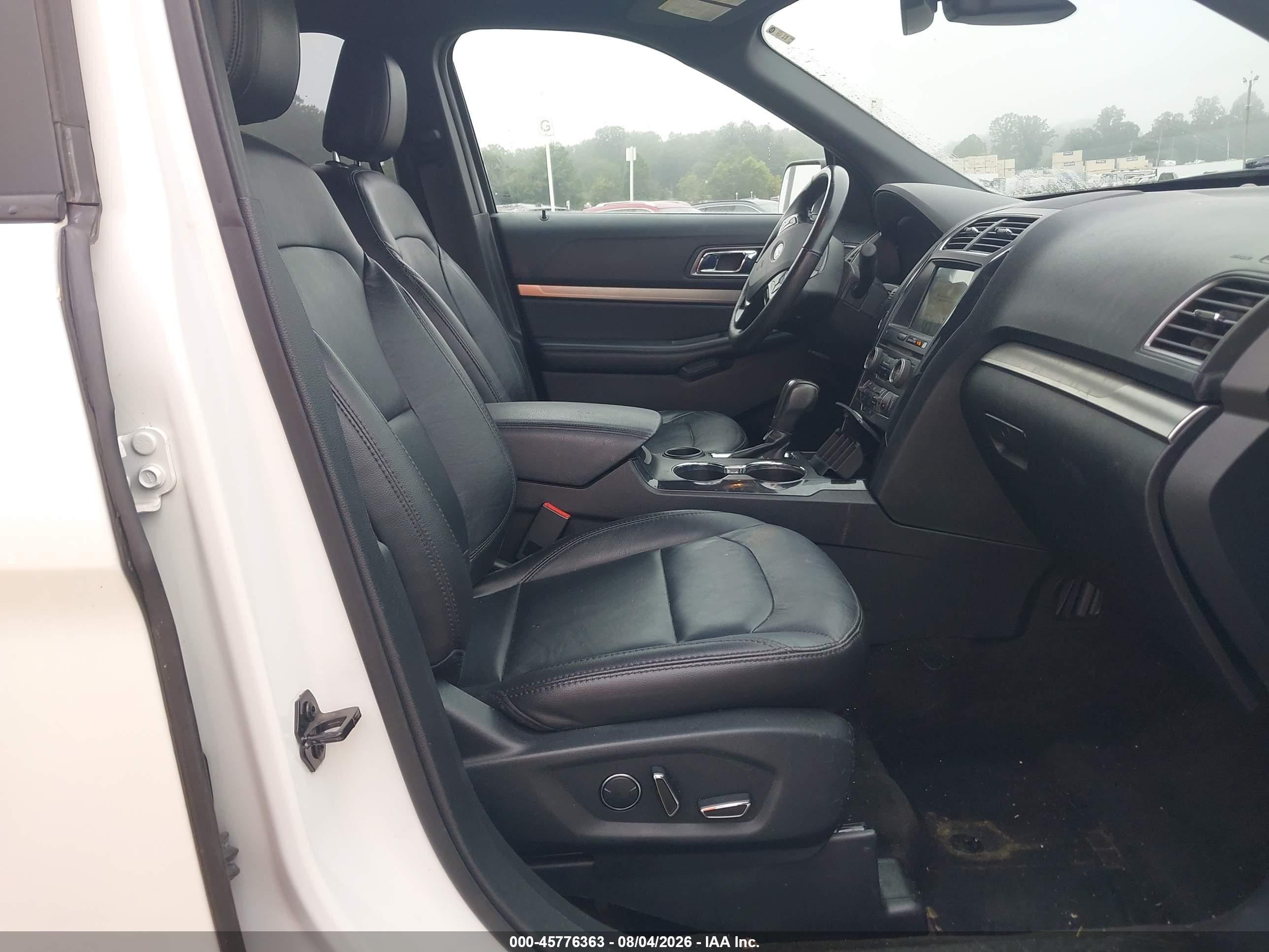 2018 Ford Explorer Xlt White vin: 1FM5K7D80JGA87380