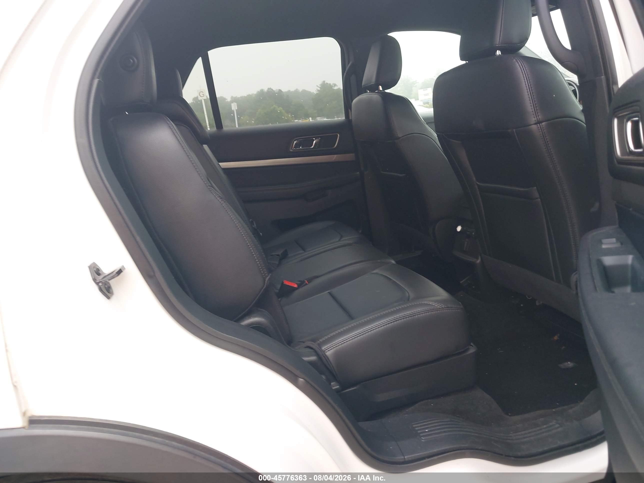 2018 Ford Explorer Xlt White vin: 1FM5K7D80JGA87380