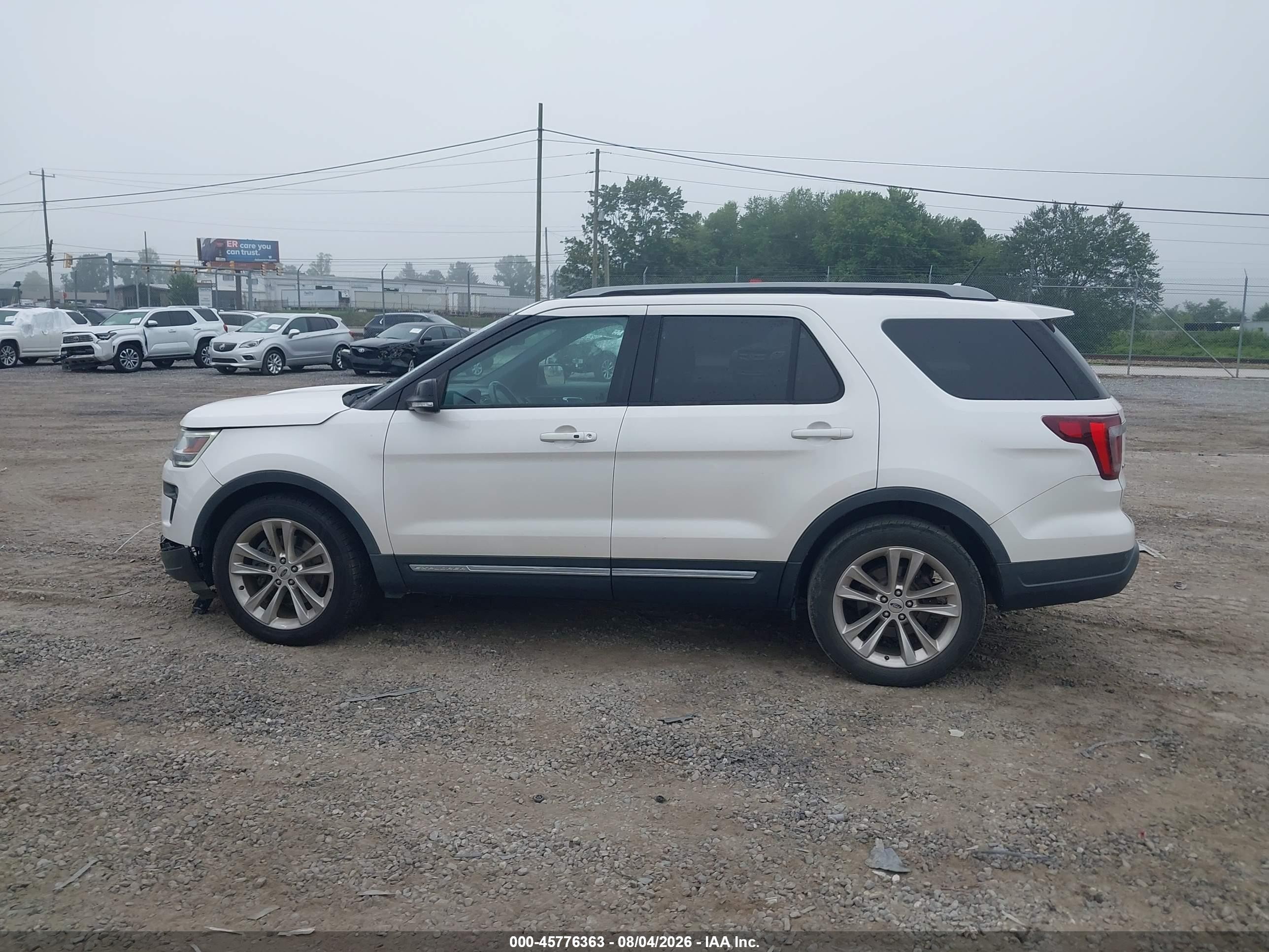 2018 Ford Explorer Xlt White vin: 1FM5K7D80JGA87380