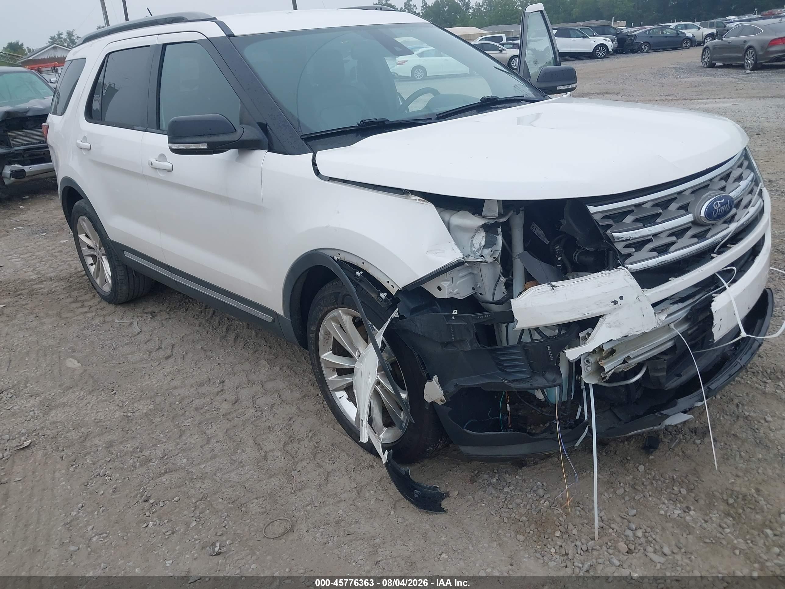 2018 Ford Explorer Xlt White vin: 1FM5K7D80JGA87380