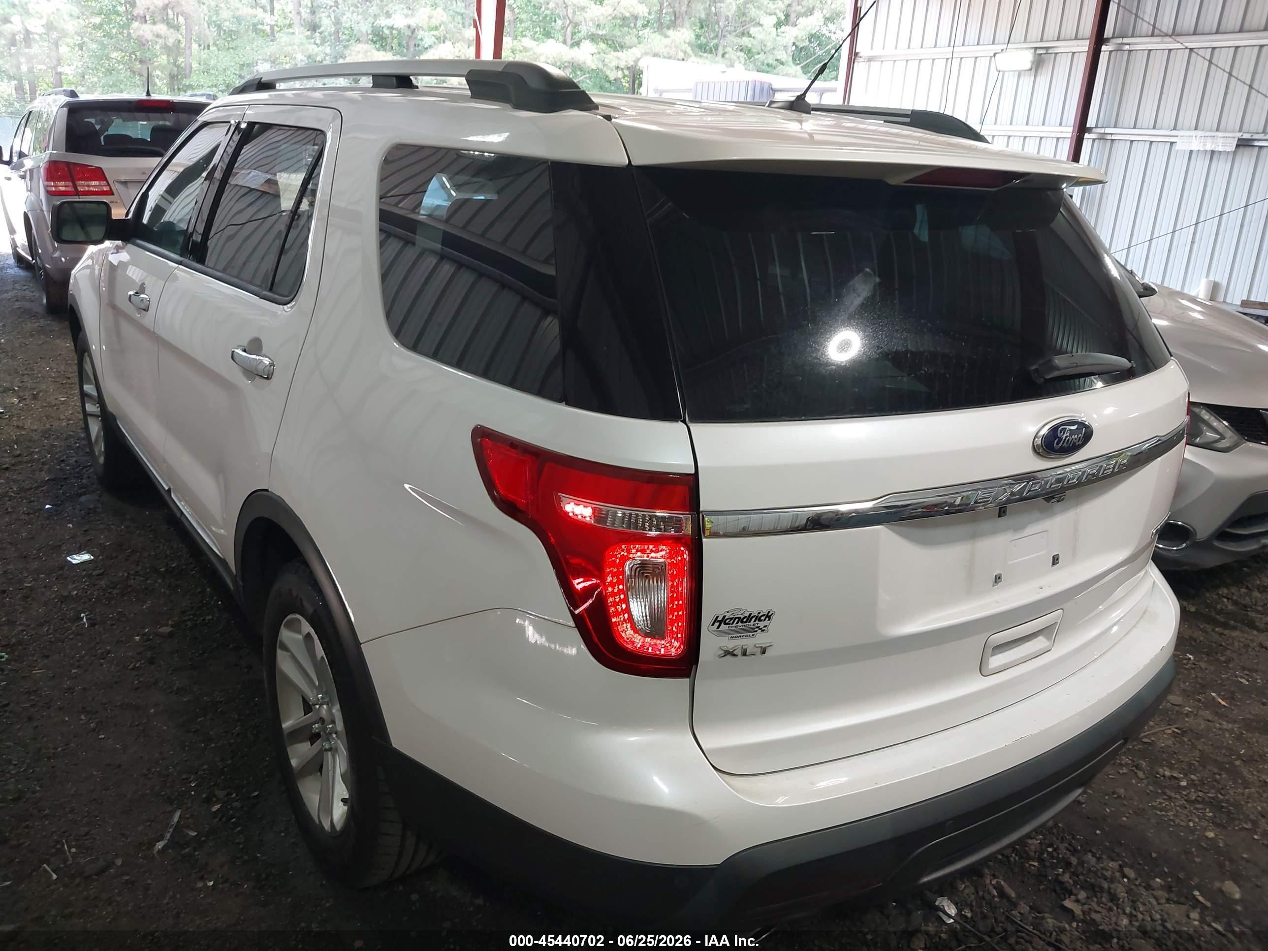 2013 Ford Explorer Xlt White vin: 1FM5K7D81DGA06343
