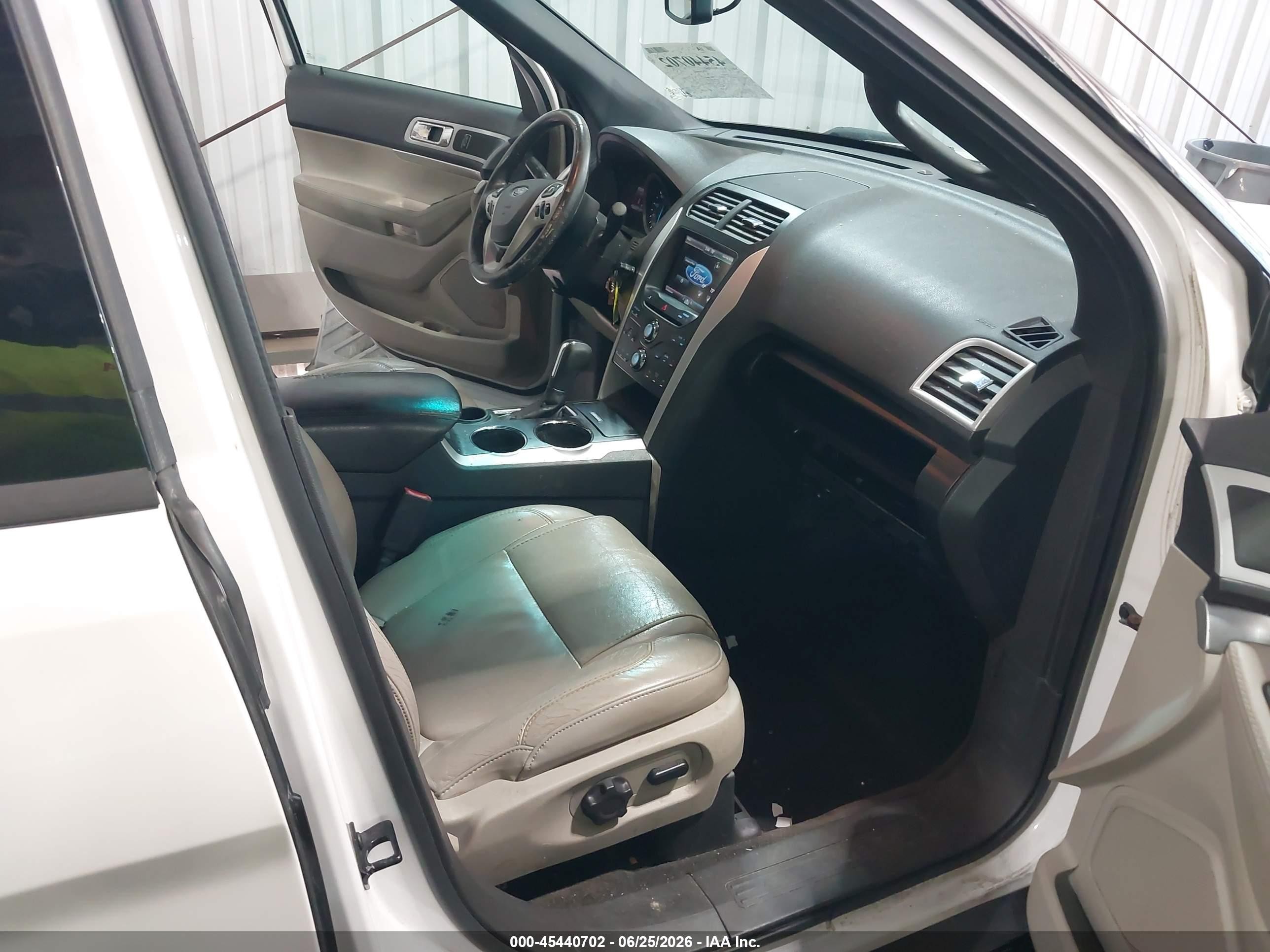 2013 Ford Explorer Xlt White vin: 1FM5K7D81DGA06343