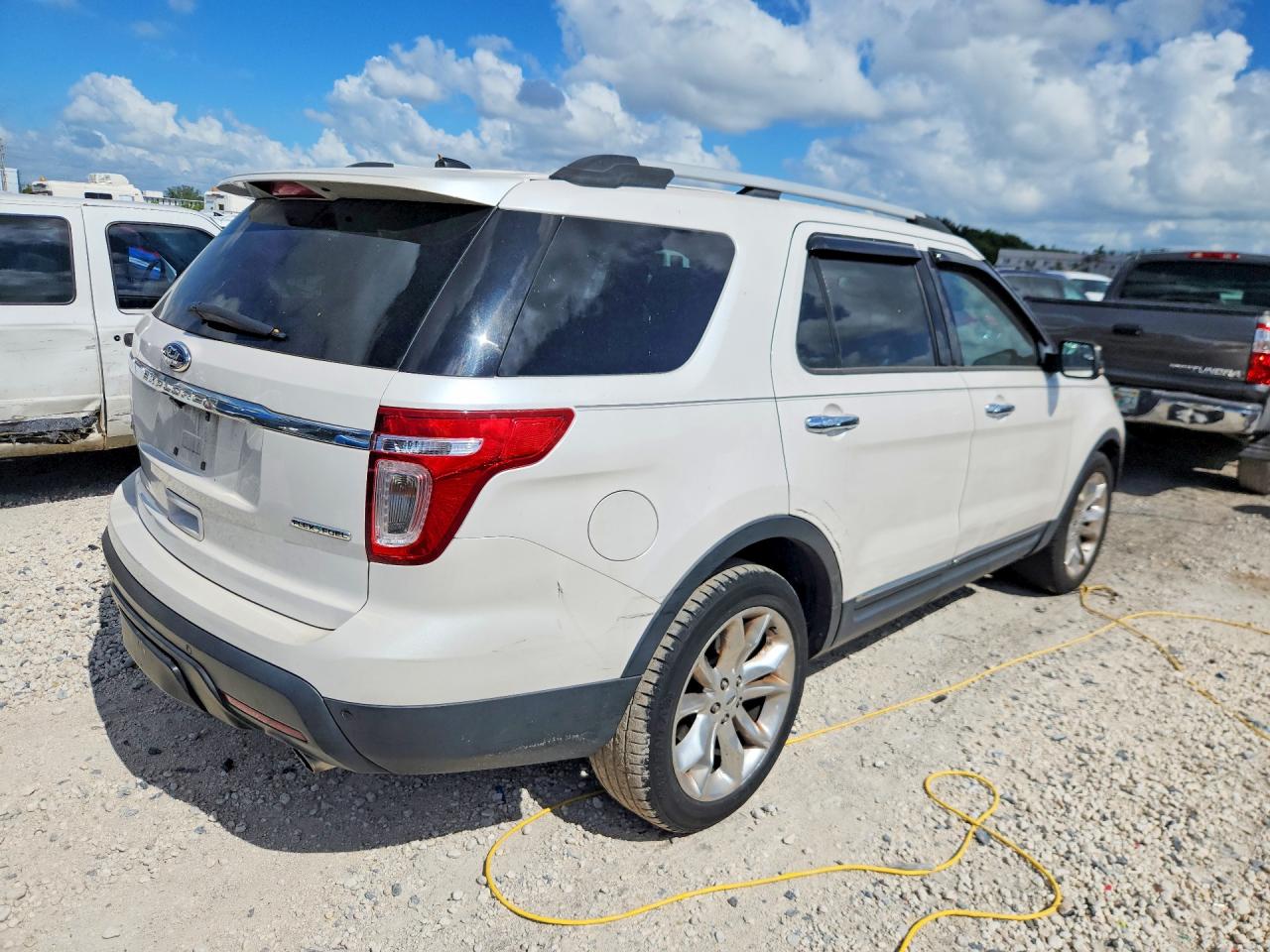 2013 Ford Explorer Xlt White vin: 1FM5K7D81DGA10487