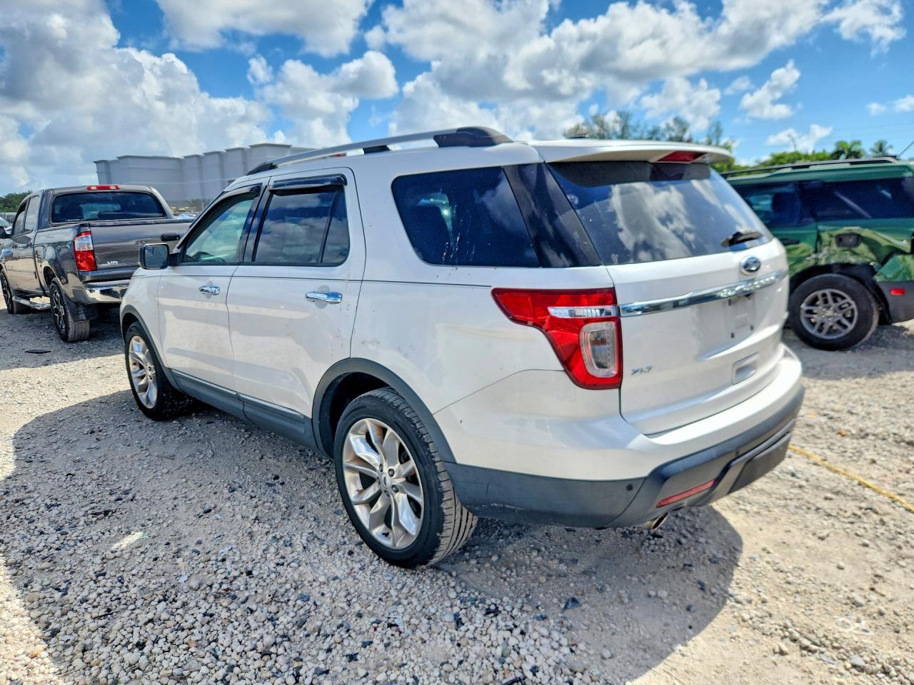 2013 Ford Explorer Xlt White vin: 1FM5K7D81DGA10487