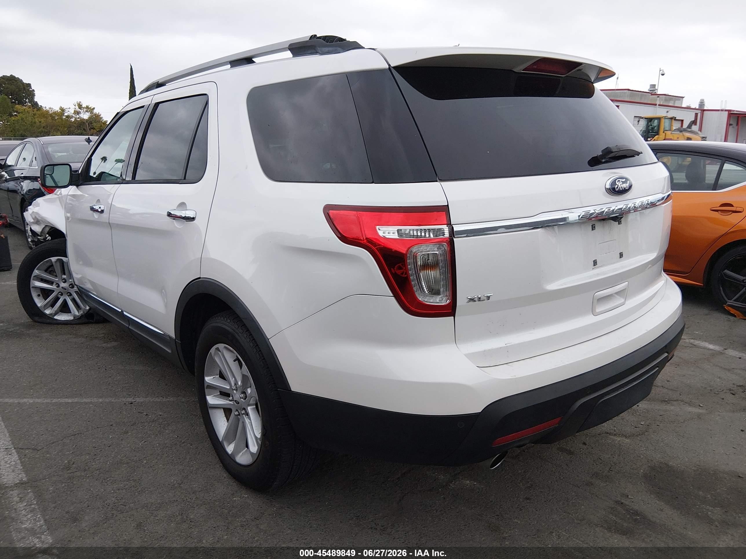 2013 Ford Explorer Xlt White vin: 1FM5K7D81DGC61655