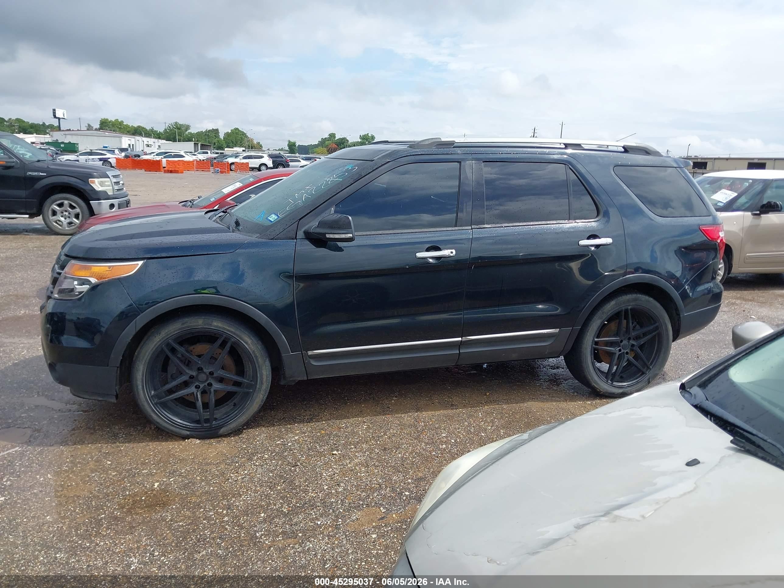 2014 Ford Explorer Xlt Dark Blue vin: 1FM5K7D81EGA22253