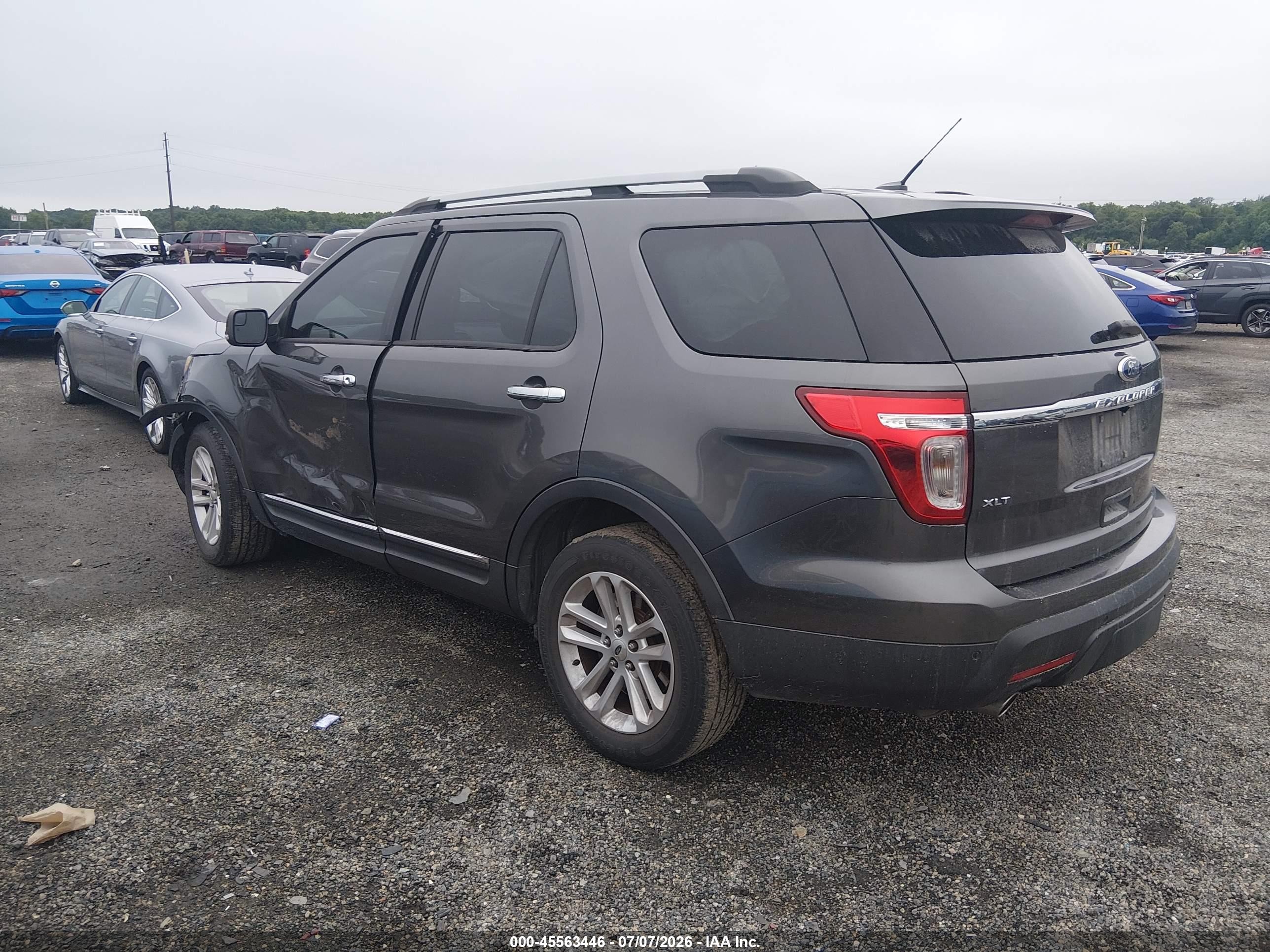 2015 Ford Explorer Xlt Серый vin: 1FM5K7D81FGA52094