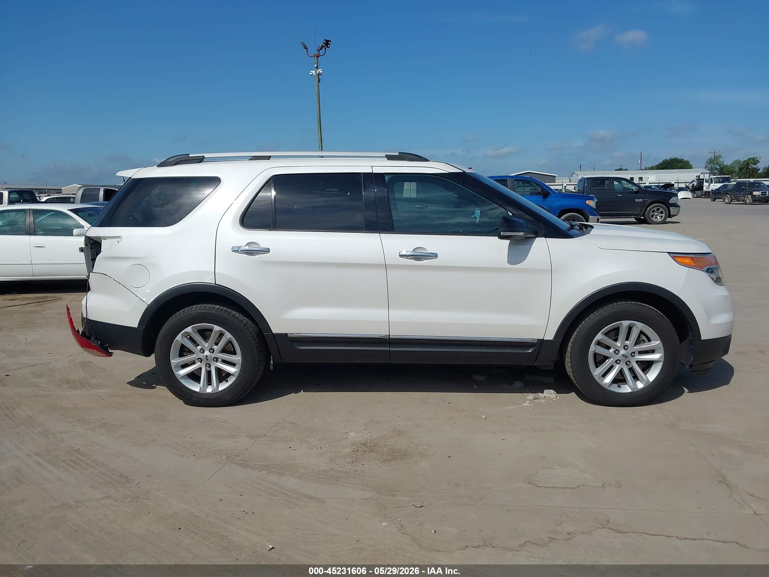 2015 Ford Explorer Xlt White vin: 1FM5K7D81FGC04682