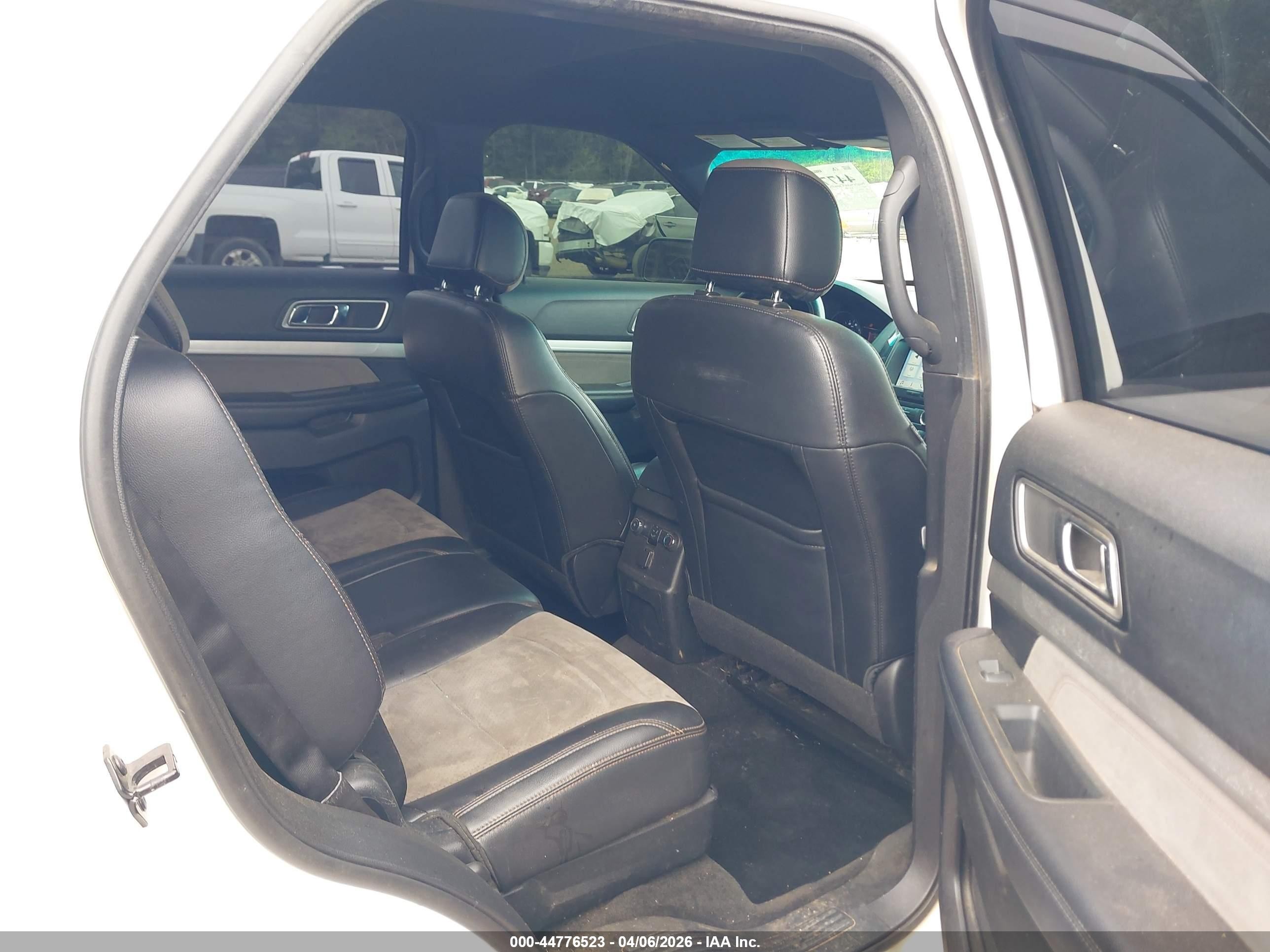 2017 Ford Explorer Xlt White vin: 1FM5K7D81HGA97085