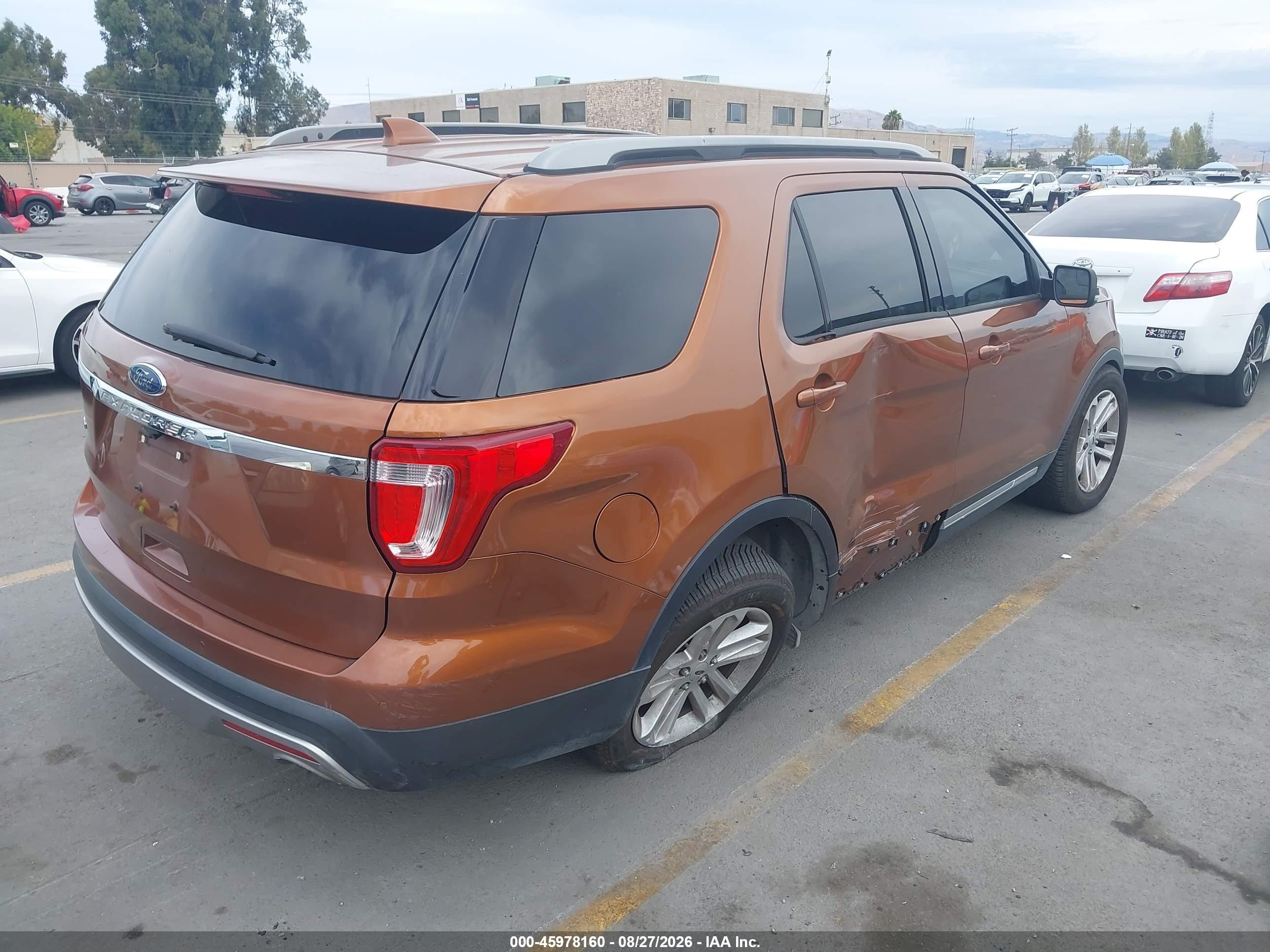 2017 Ford Explorer Xlt Orange vin: 1FM5K7D81HGE39070