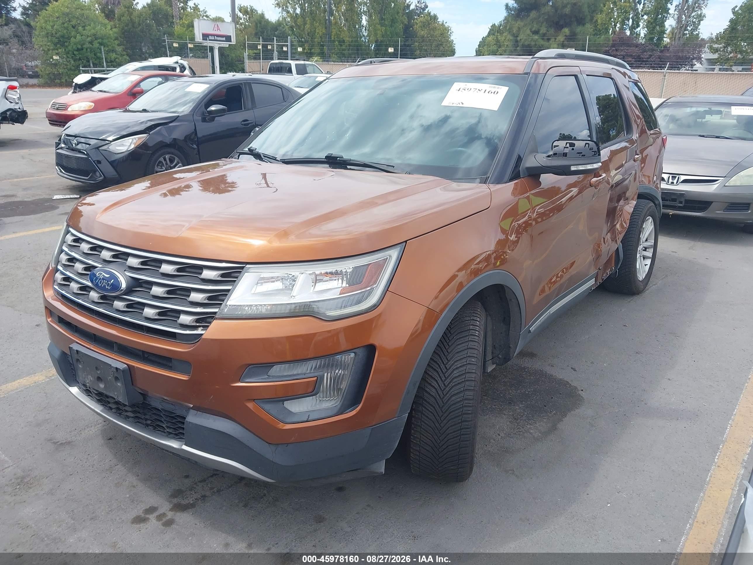 2017 Ford Explorer Xlt Orange vin: 1FM5K7D81HGE39070