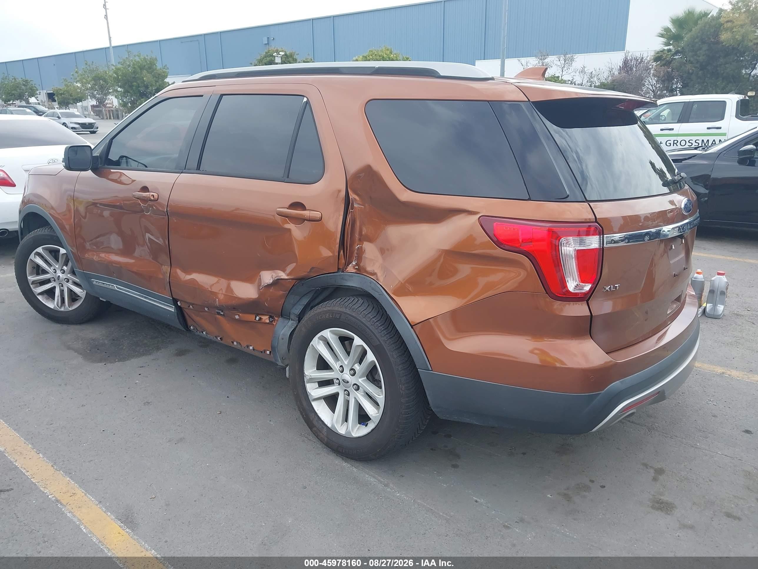 2017 Ford Explorer Xlt Orange vin: 1FM5K7D81HGE39070