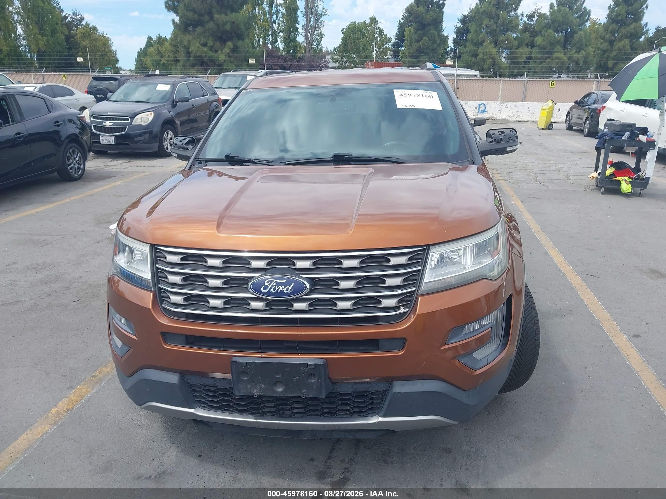 2017 Ford Explorer Xlt Orange vin: 1FM5K7D81HGE39070