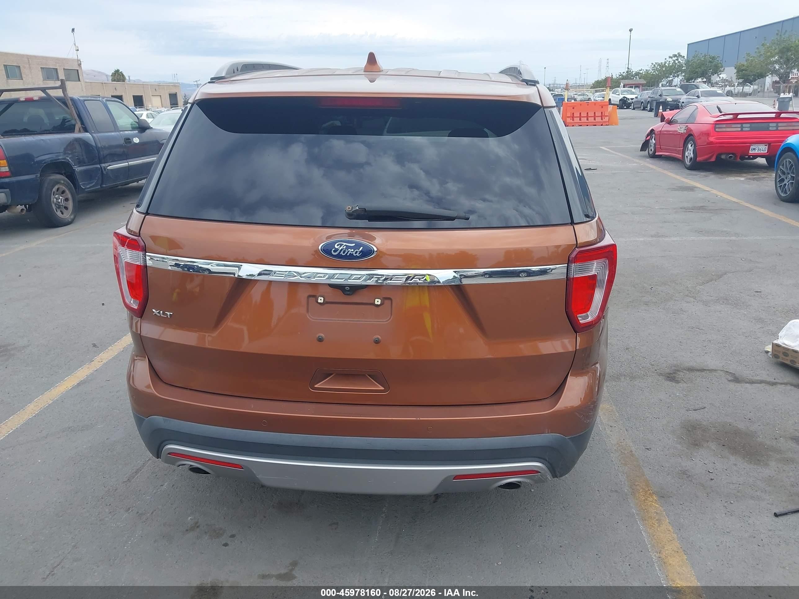2017 Ford Explorer Xlt Orange vin: 1FM5K7D81HGE39070