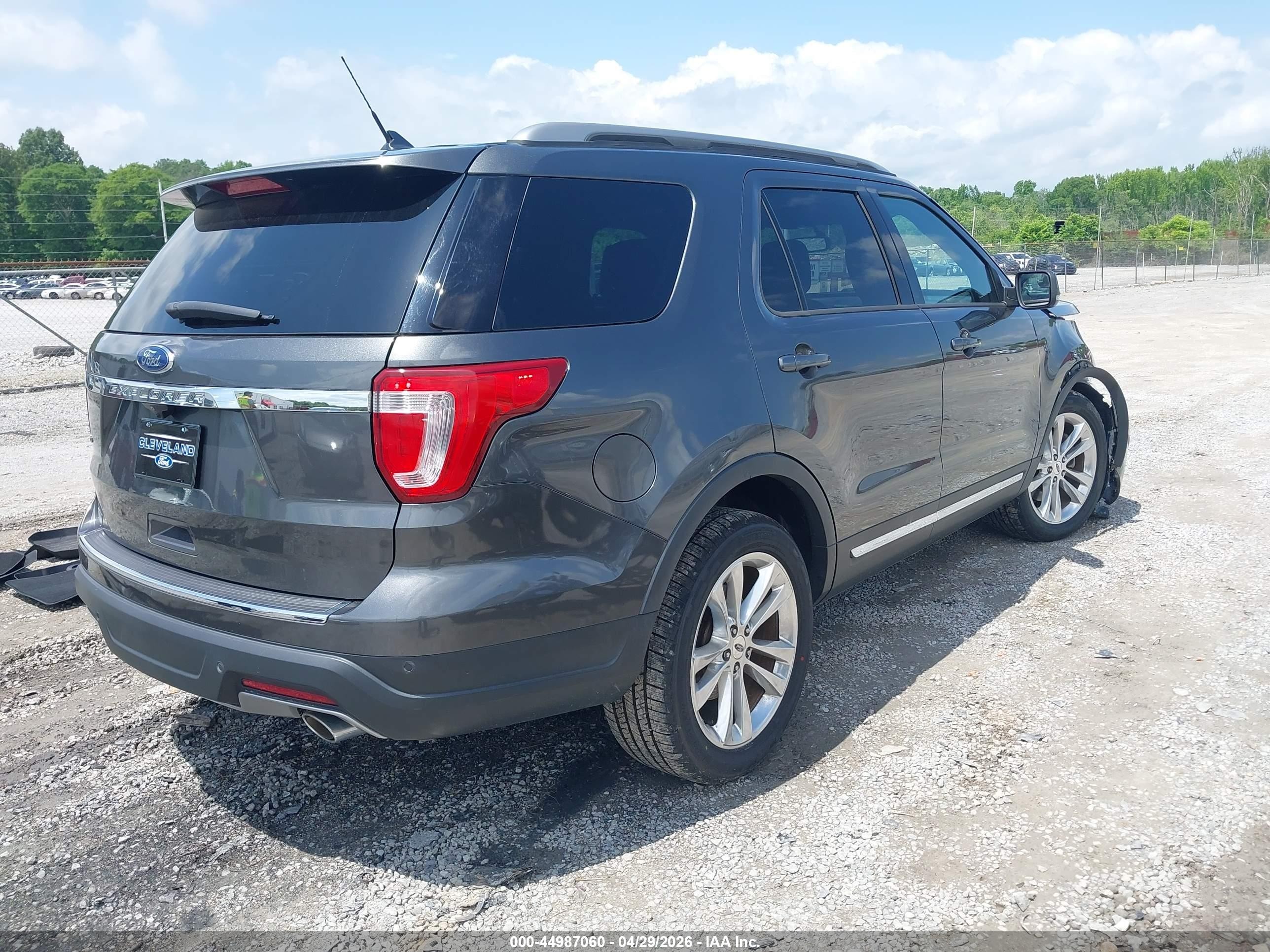 2018 Ford Explorer Xlt Gray vin: 1FM5K7D81JGA39886