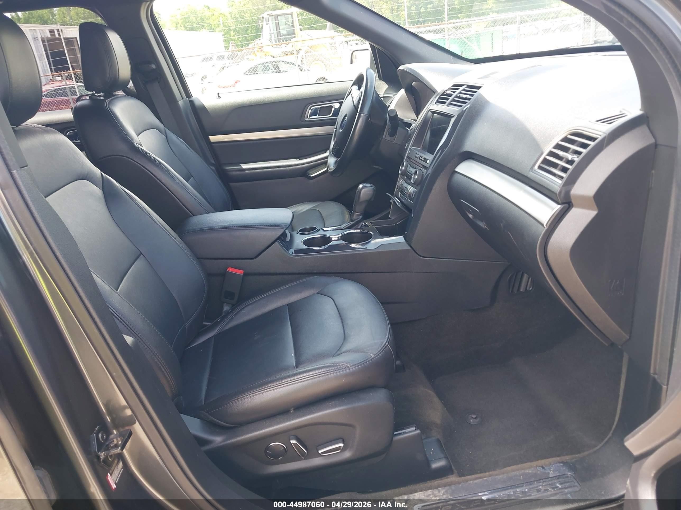 2018 Ford Explorer Xlt Gray vin: 1FM5K7D81JGA39886