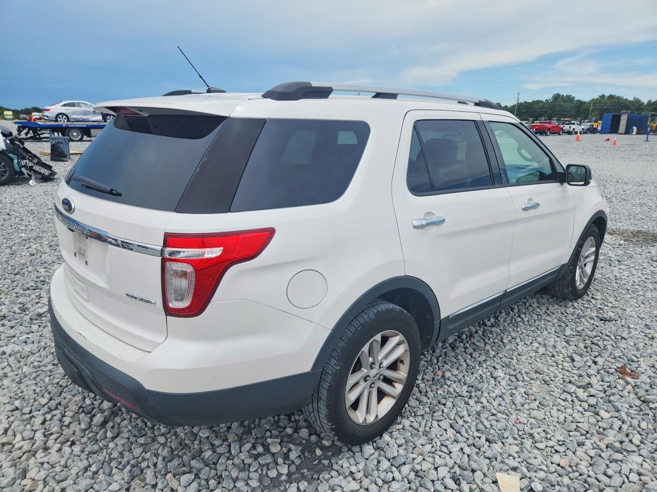 2013 Ford Explorer Xlt White vin: 1FM5K7D82DGA44356