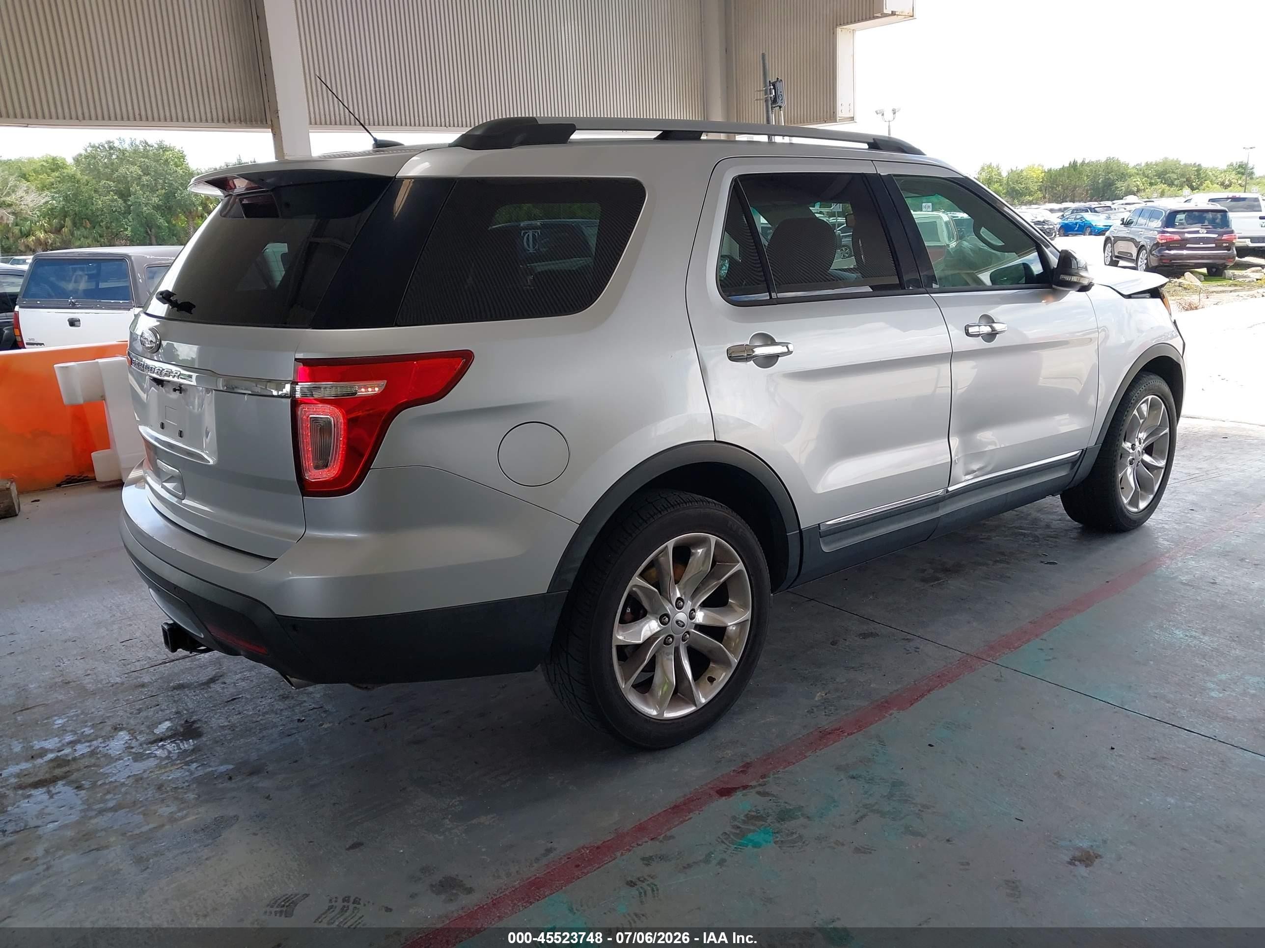 2013 Ford Explorer Xlt Серебряный vin: 1FM5K7D82DGA77602