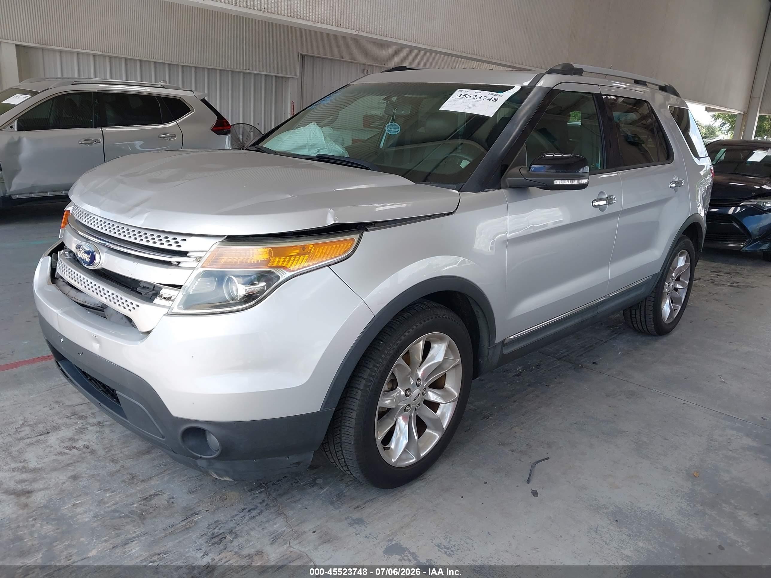 2013 Ford Explorer Xlt Серебряный vin: 1FM5K7D82DGA77602