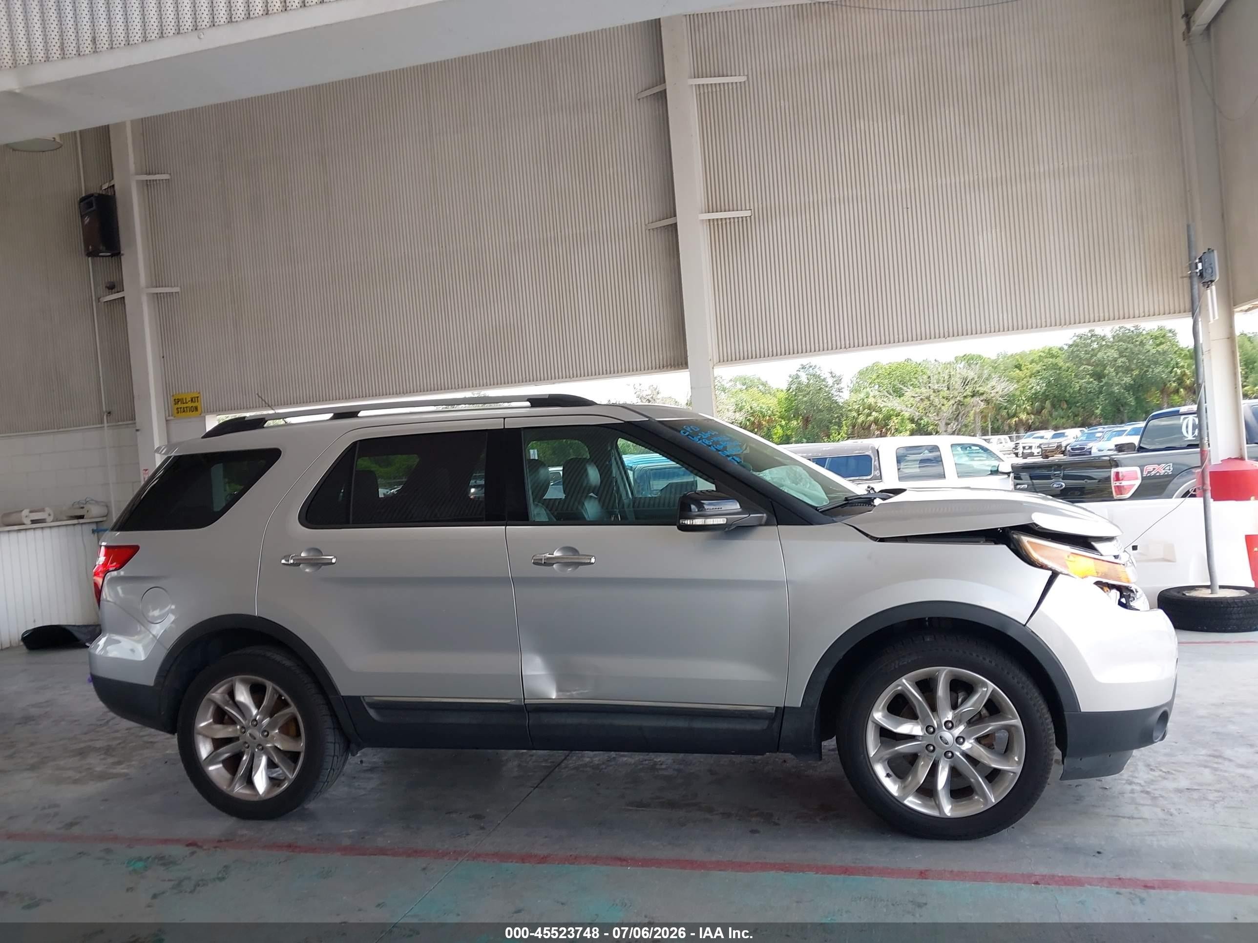 2013 Ford Explorer Xlt Серебряный vin: 1FM5K7D82DGA77602
