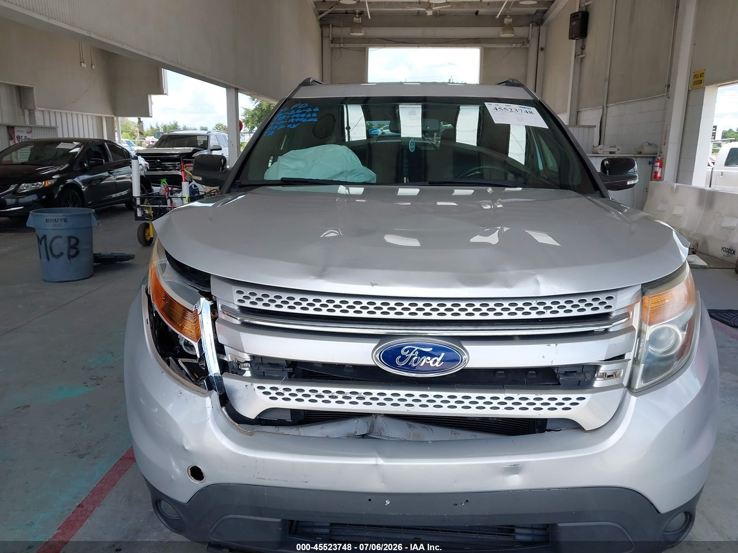2013 Ford Explorer Xlt Серебряный vin: 1FM5K7D82DGA77602