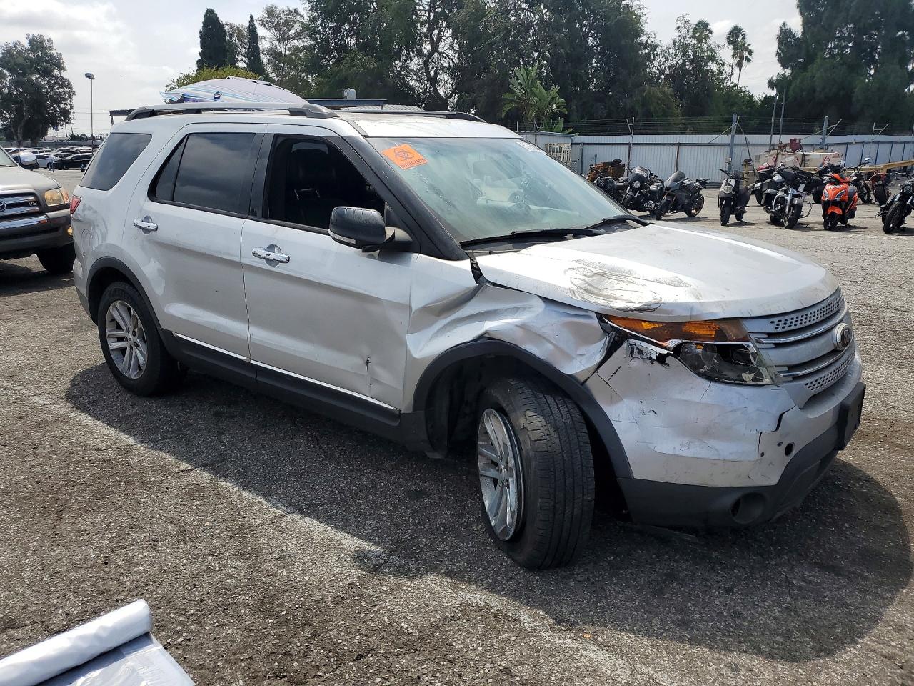 2014 Ford Explorer Xlt Silver vin: 1FM5K7D82EGA69677