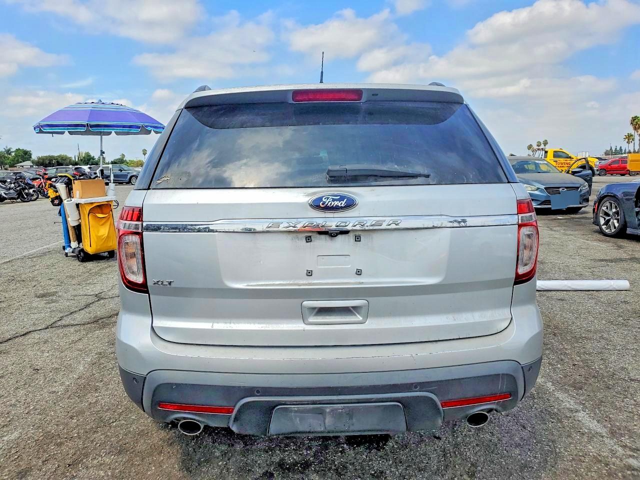 2014 Ford Explorer Xlt Silver vin: 1FM5K7D82EGA69677
