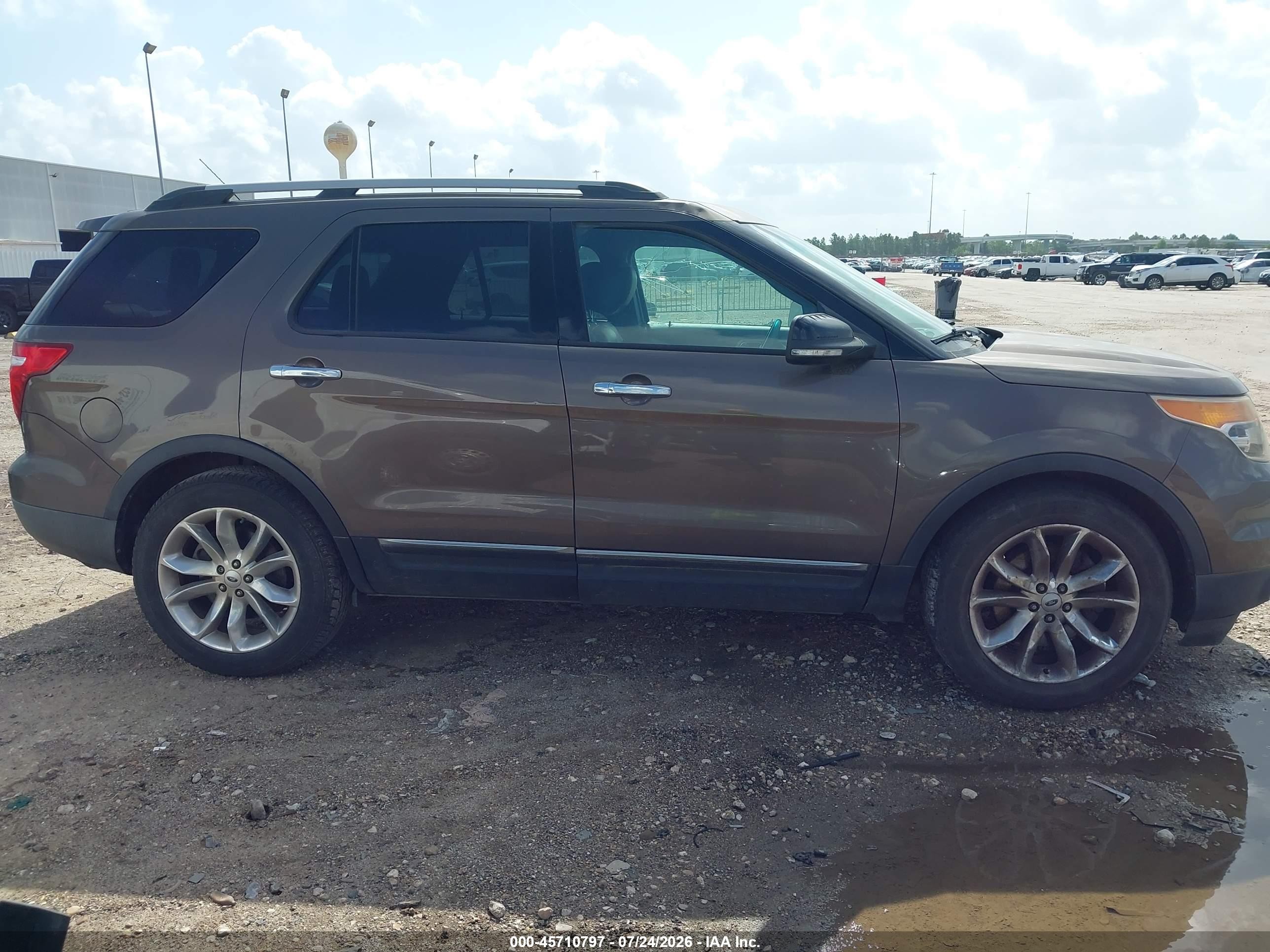 2015 Ford Explorer Xlt Brown vin: 1FM5K7D82FGA54047