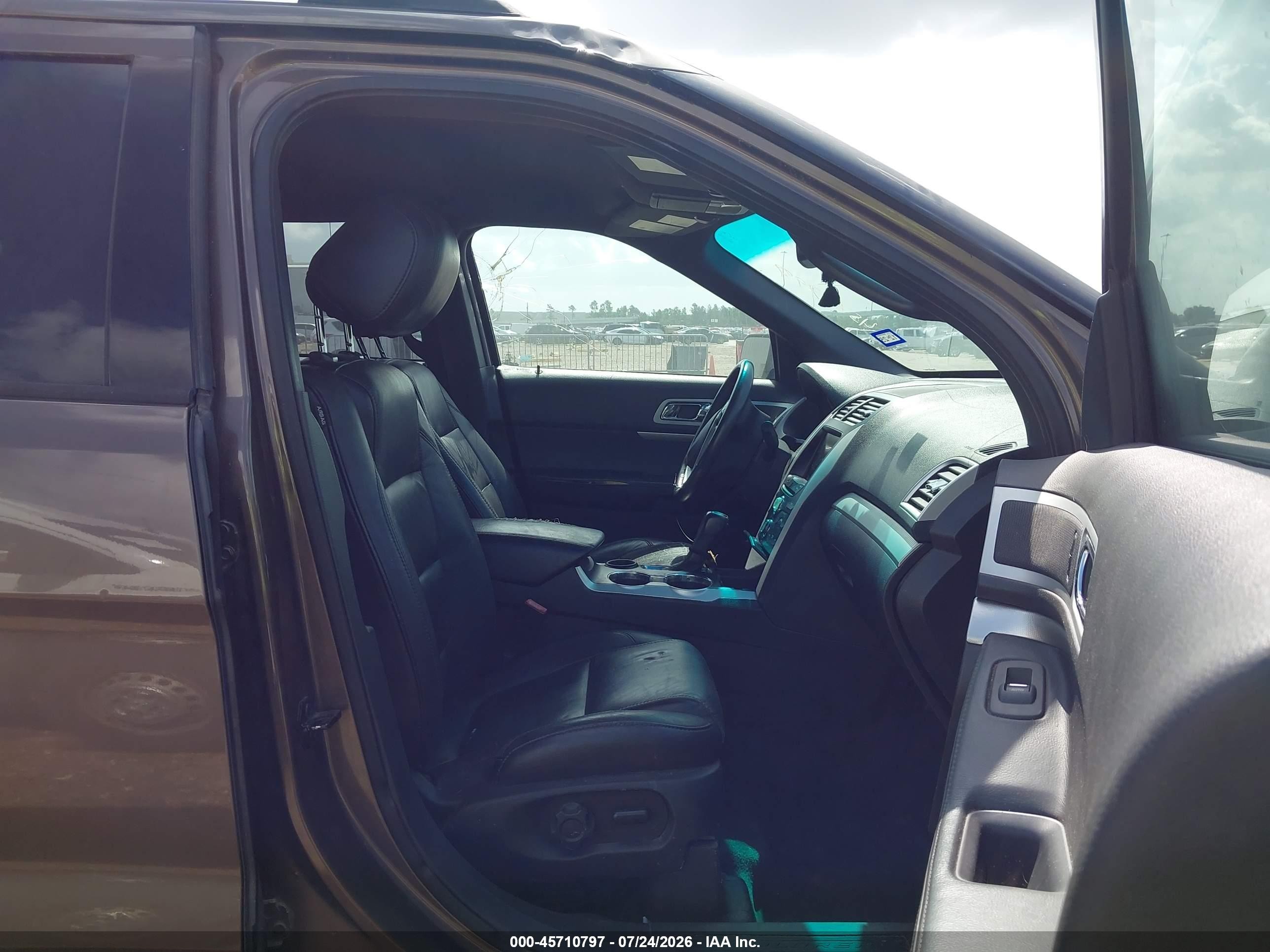 2015 Ford Explorer Xlt Brown vin: 1FM5K7D82FGA54047