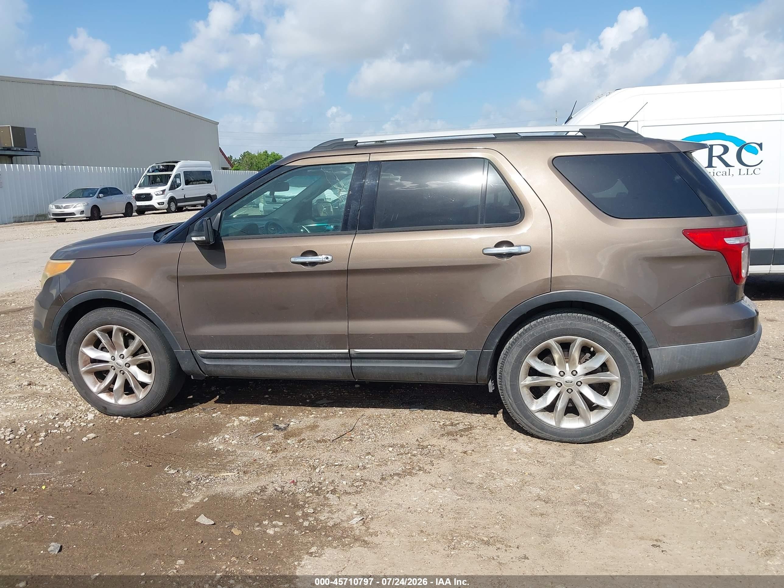 2015 Ford Explorer Xlt Brown vin: 1FM5K7D82FGA54047