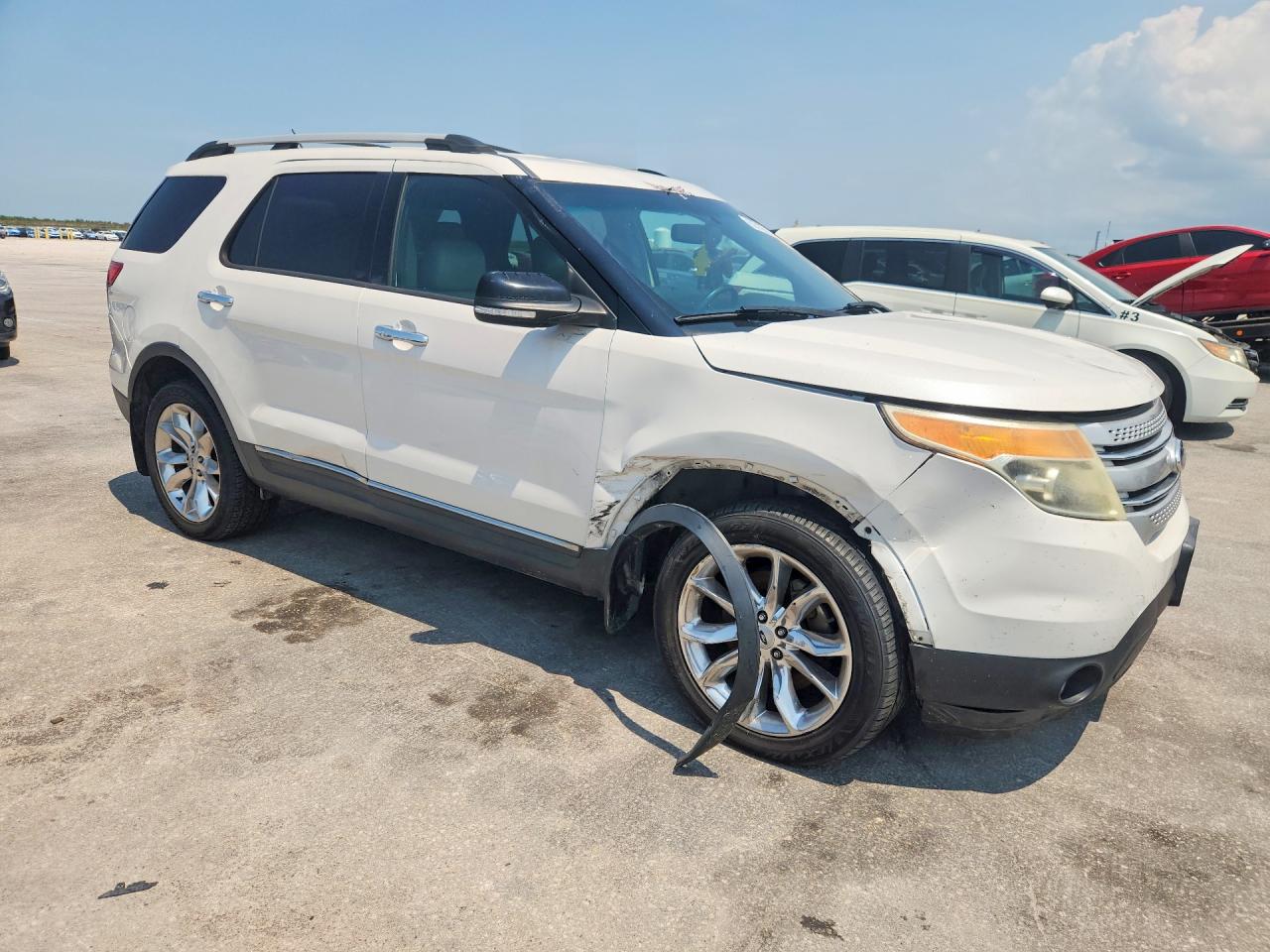 2015 Ford Explorer Xlt White vin: 1FM5K7D82FGA61435