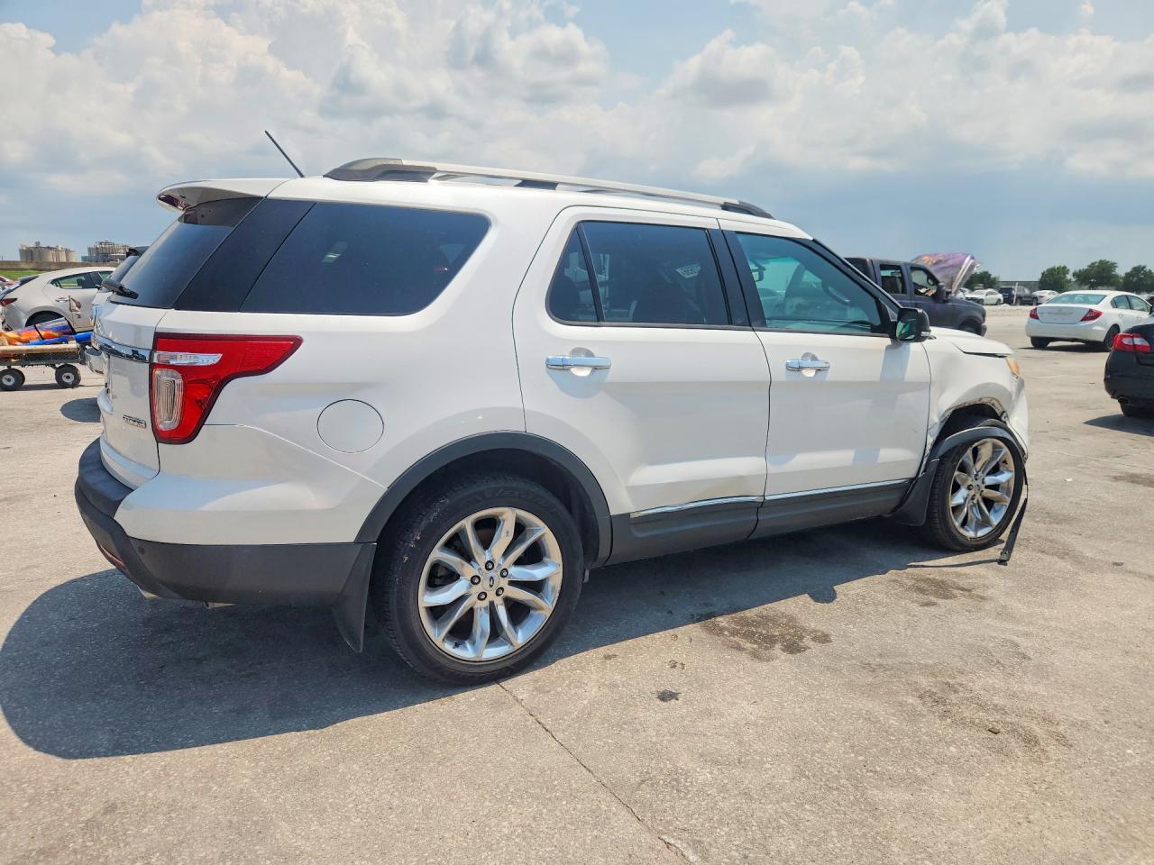 2015 Ford Explorer Xlt White vin: 1FM5K7D82FGA61435