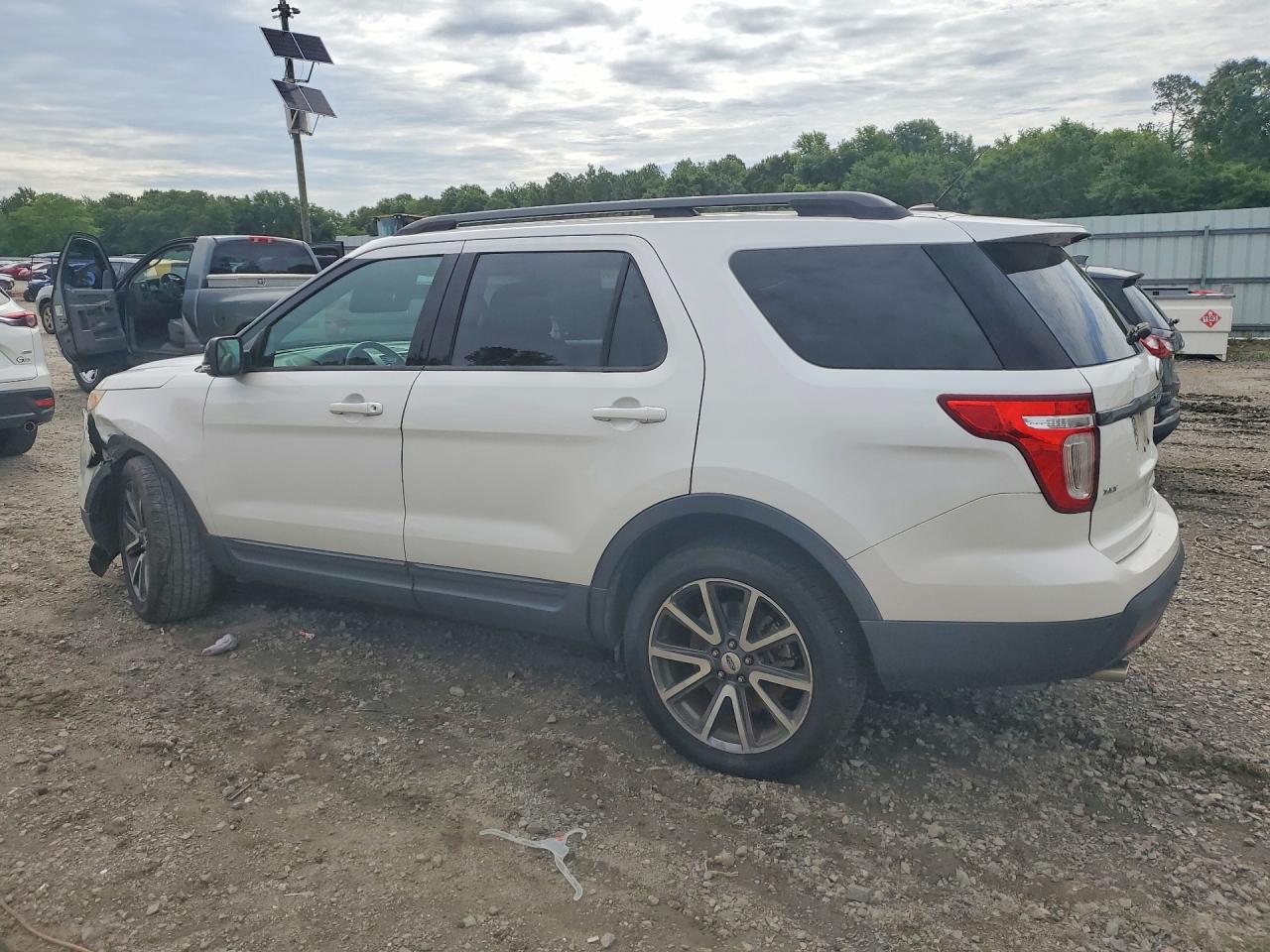 2015 Ford Explorer Xlt White vin: 1FM5K7D82FGA74993