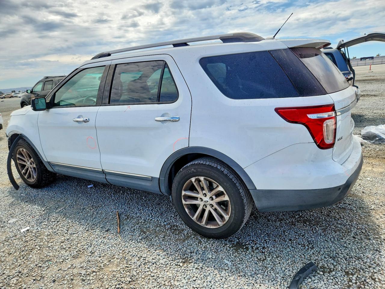 2015 Ford Explorer Xlt White vin: 1FM5K7D82FGB90131