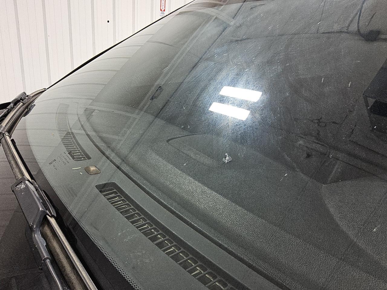 2016 Ford Explorer Xlt Black vin: 1FM5K7D82GGA35161 Damage: Windshield, Cracked, 1 To 2 Inches