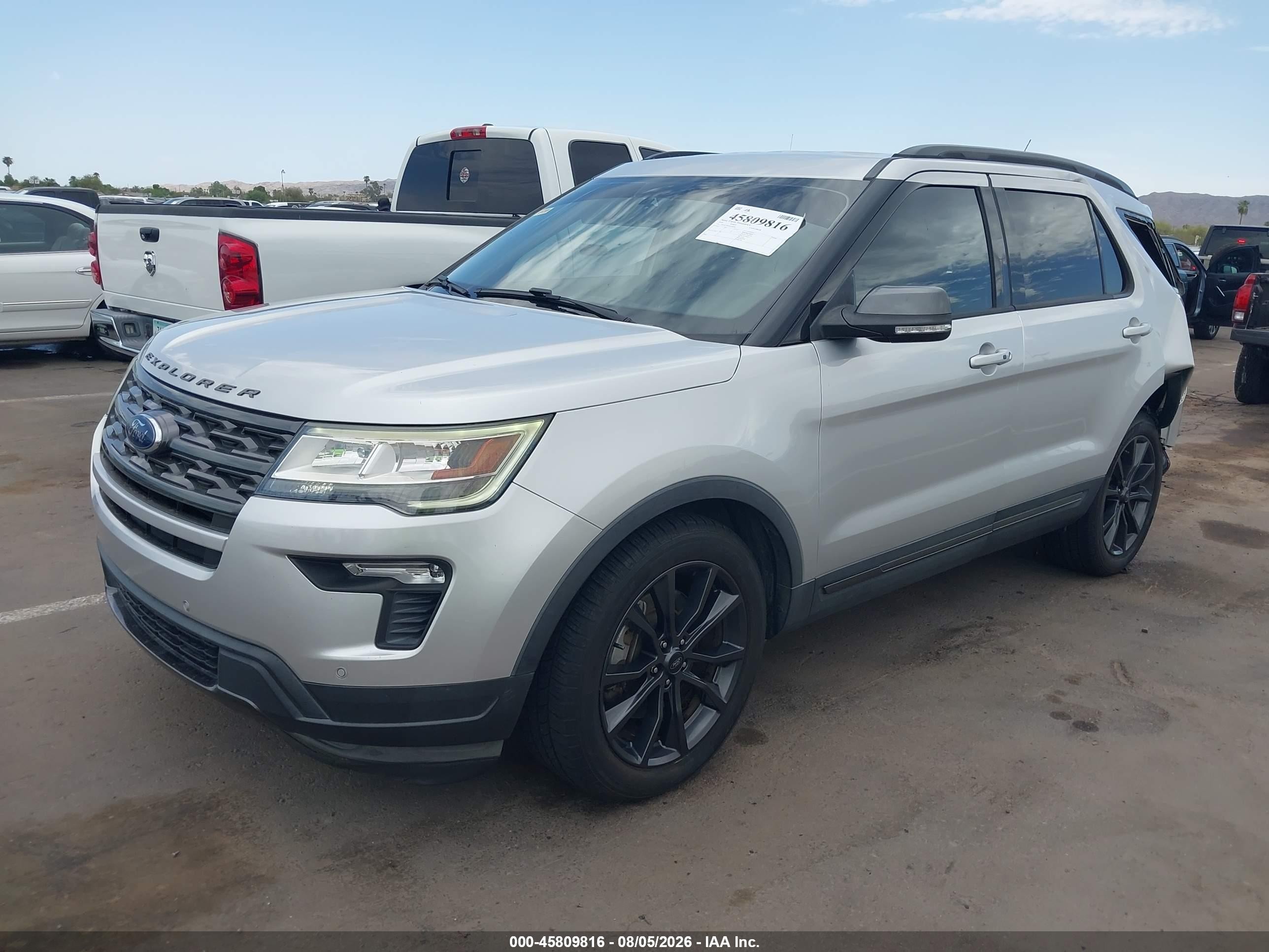 2018 Ford Explorer Xlt Silver vin: 1FM5K7D82JGA80981