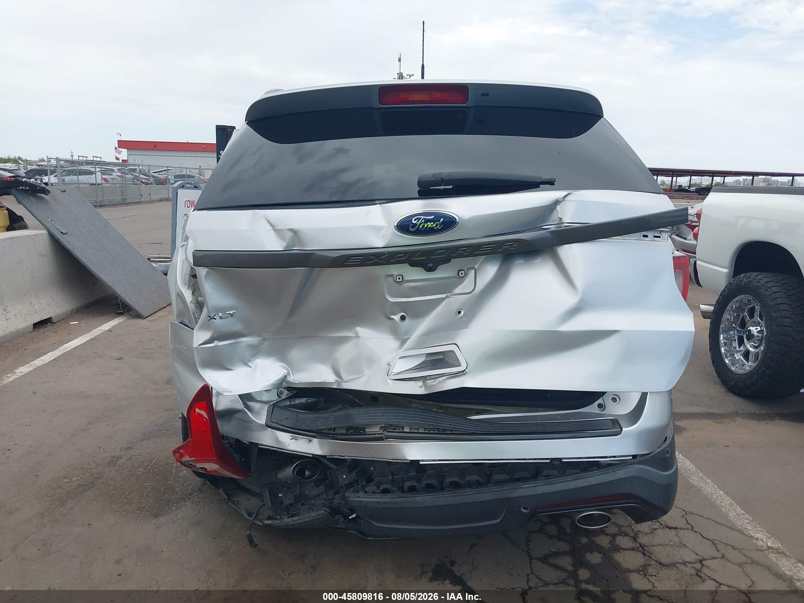 2018 Ford Explorer Xlt Silver vin: 1FM5K7D82JGA80981