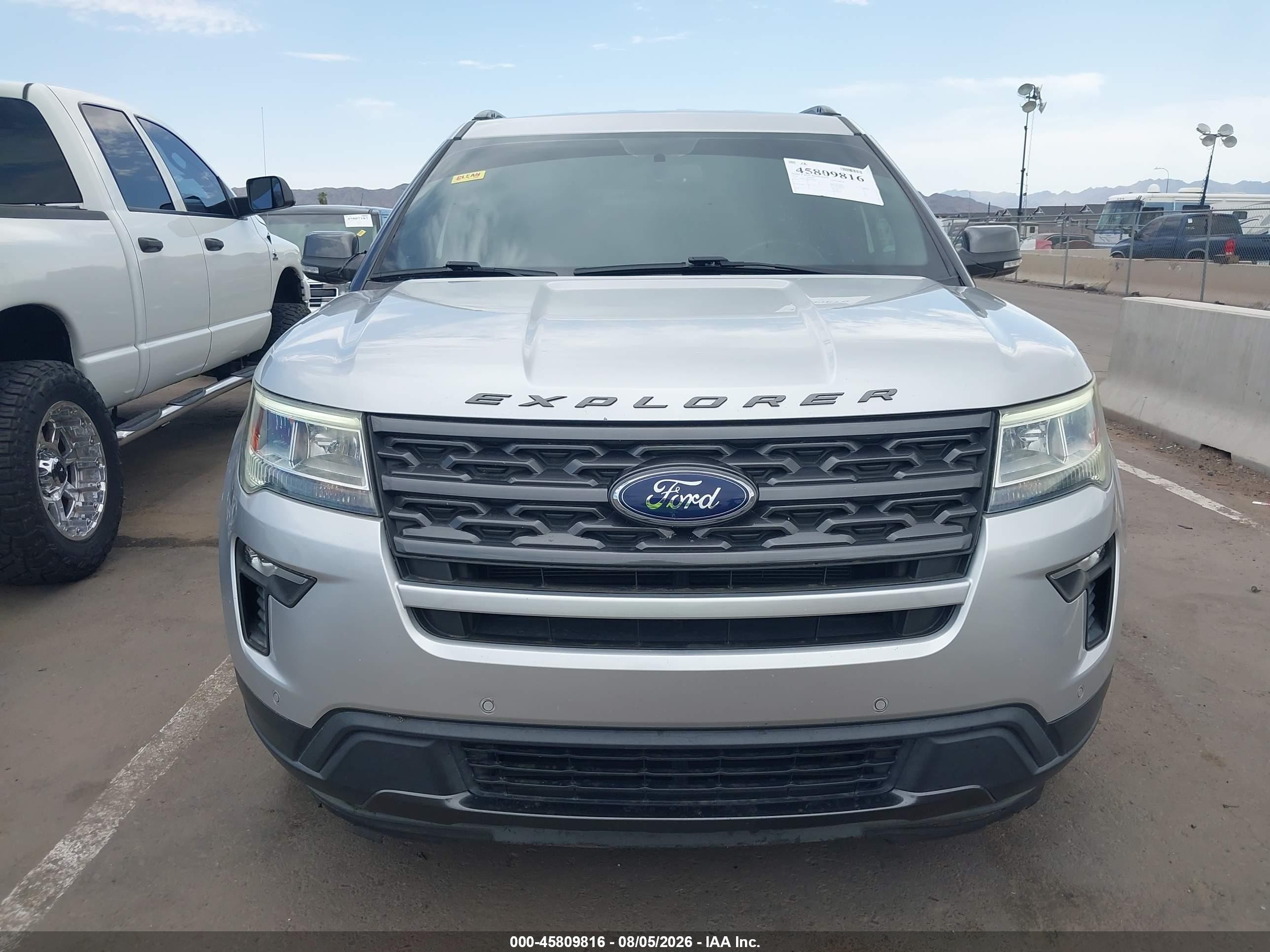2018 Ford Explorer Xlt Silver vin: 1FM5K7D82JGA80981
