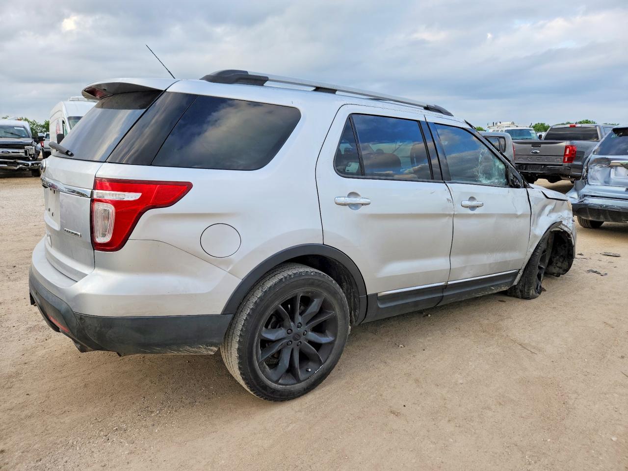 2013 Ford Explorer Xlt Silver vin: 1FM5K7D83DGB19436