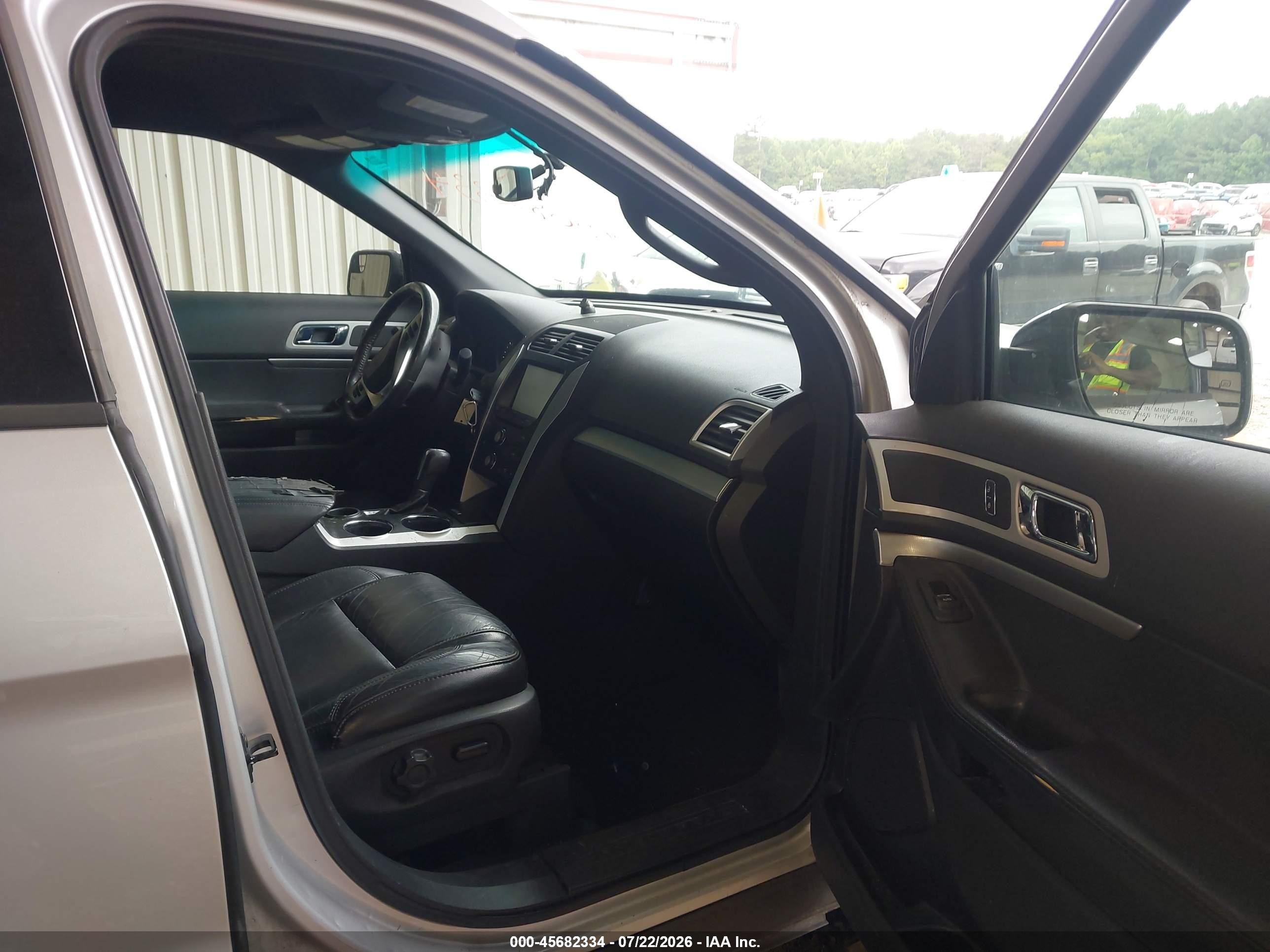 2014 Ford Explorer Xlt Silver vin: 1FM5K7D83EGA15952