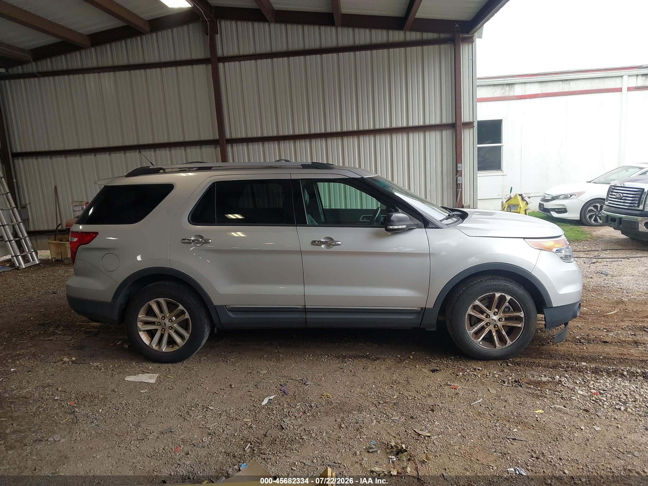 2014 Ford Explorer Xlt Silver vin: 1FM5K7D83EGA15952