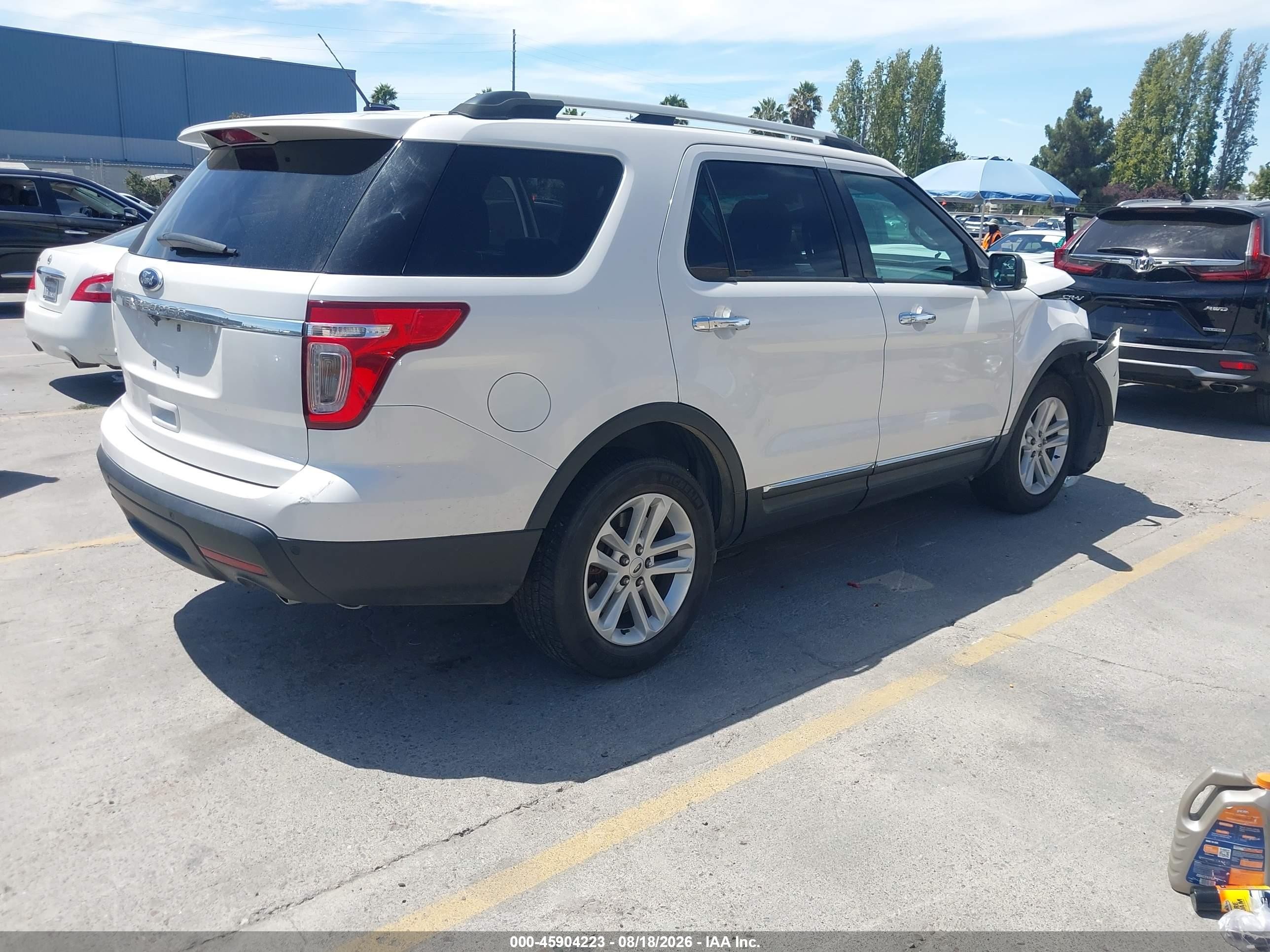 2015 Ford Explorer Xlt White vin: 1FM5K7D83FGA55756