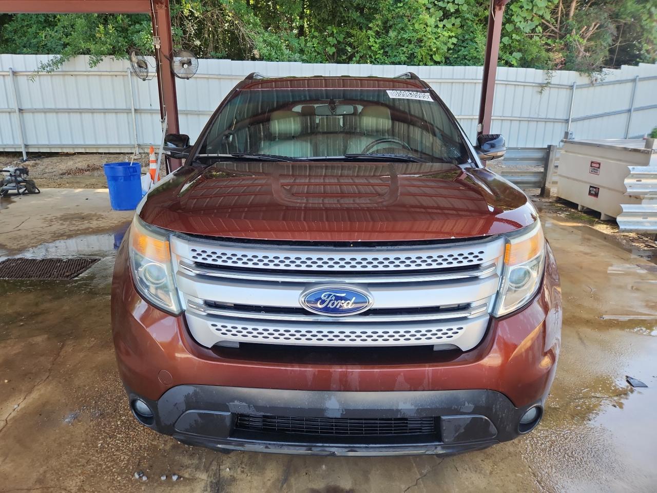 2015 Ford Explorer Xlt Brown vin: 1FM5K7D83FGA83038 Damage: Hood, Chipped, 4