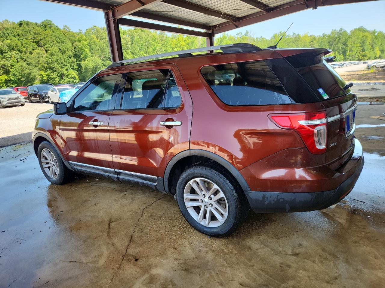2015 Ford Explorer Xlt Brown vin: 1FM5K7D83FGA83038 Damage: Left Rear Door, Dent(S) W/No Paint Dmg, 1/2 To 1 Inch