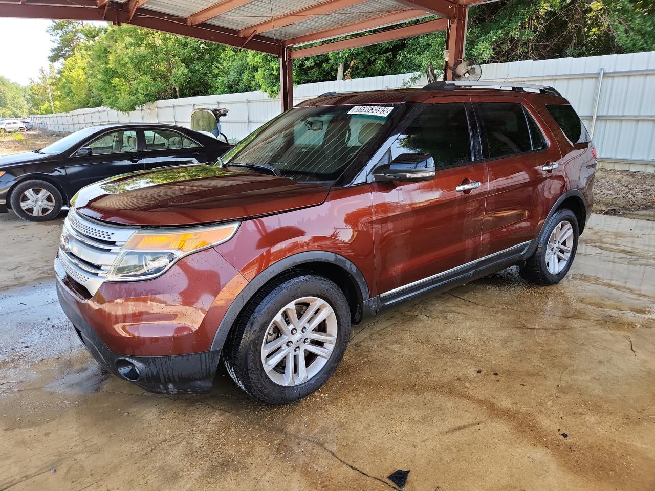 2015 Ford Explorer Xlt Brown vin: 1FM5K7D83FGA83038 Damage: Left Front Fender, Dent(S) W/No Paint Dmg, < 1/8 Inch