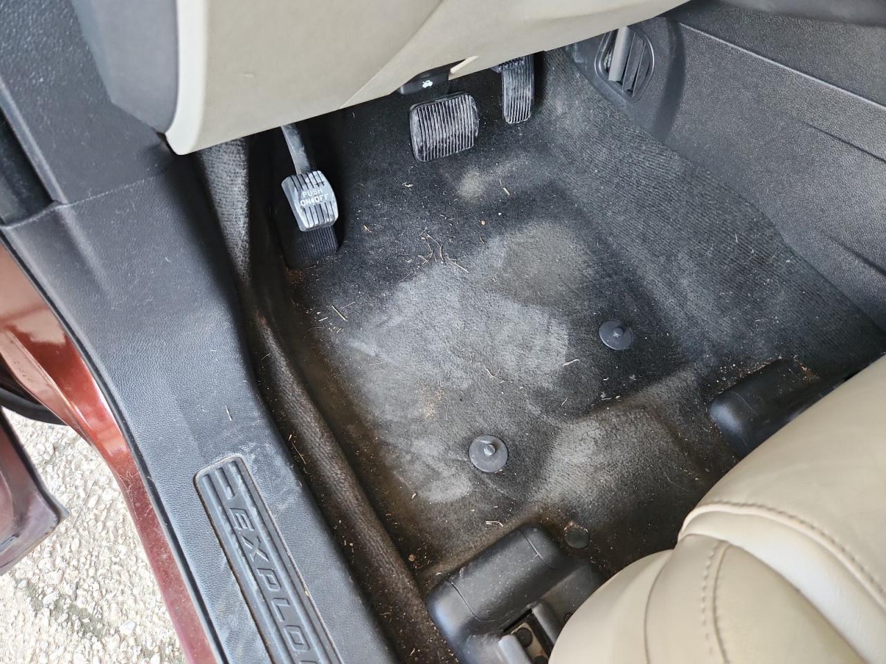 2015 Ford Explorer Xlt Brown vin: 1FM5K7D83FGA83038 Damage: Left Front Carpet, Stained, Permanent
